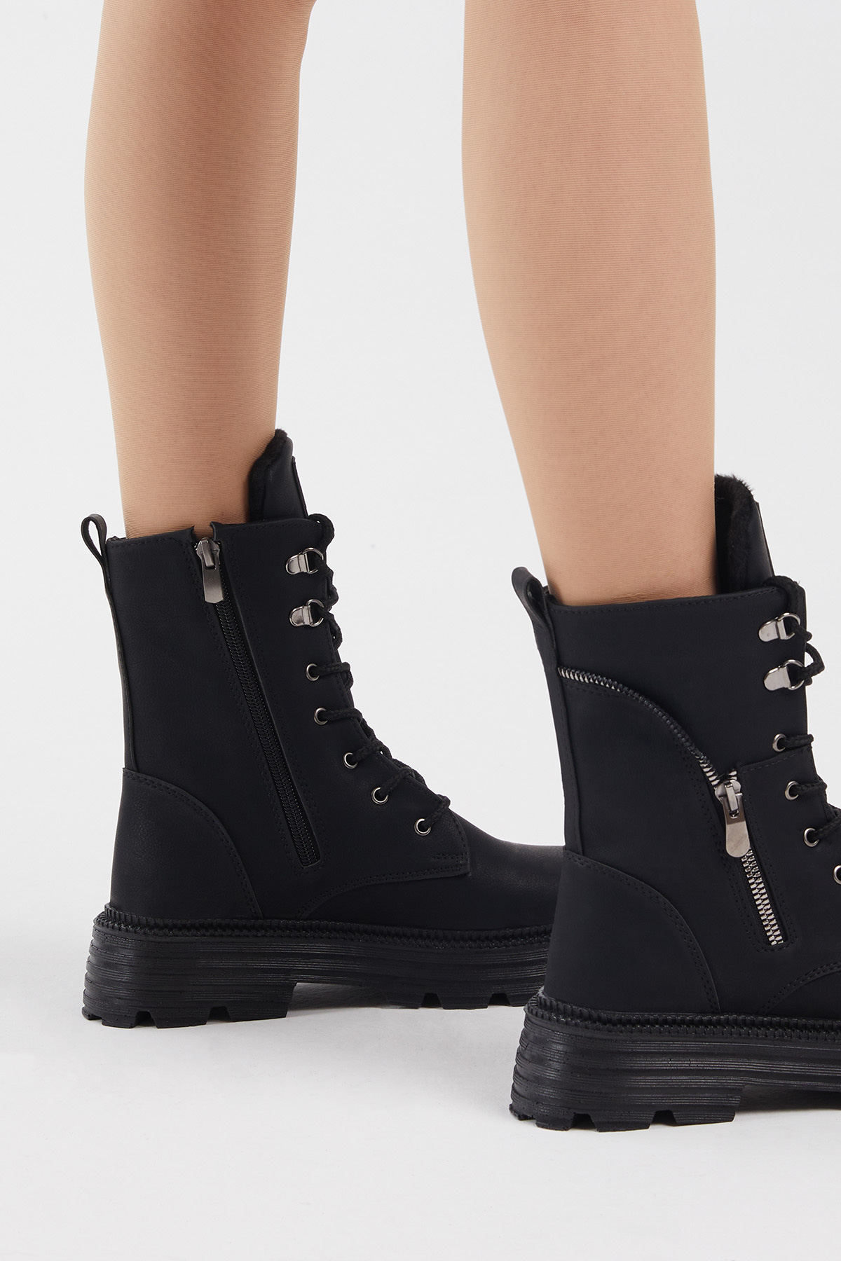 Kadın Siyah Poli Taban Fermuar Detaylı Rahat Kalıp Bağcıklı Bot - Görsel 5