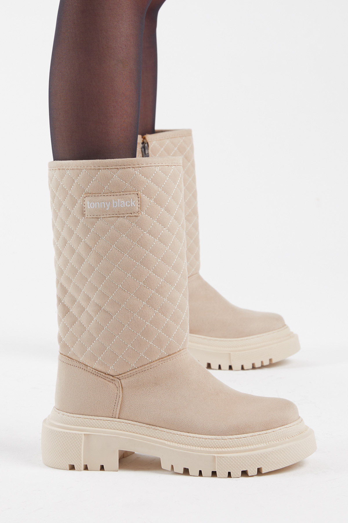 Kadın Bej Kapitone Desenli Rahat Kalıp Uzun Bot - Görsel 3