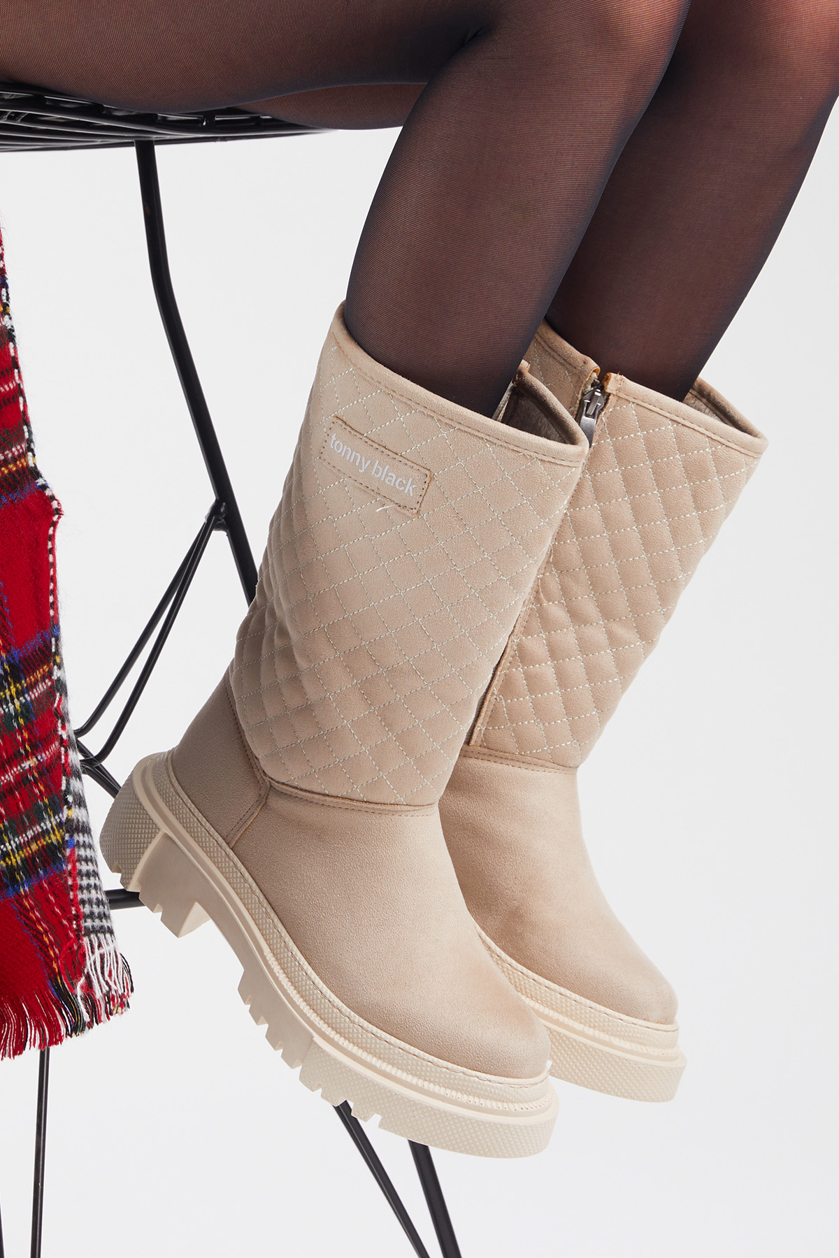 Kadın Bej Kapitone Desenli Rahat Kalıp Uzun Bot - Görsel 4