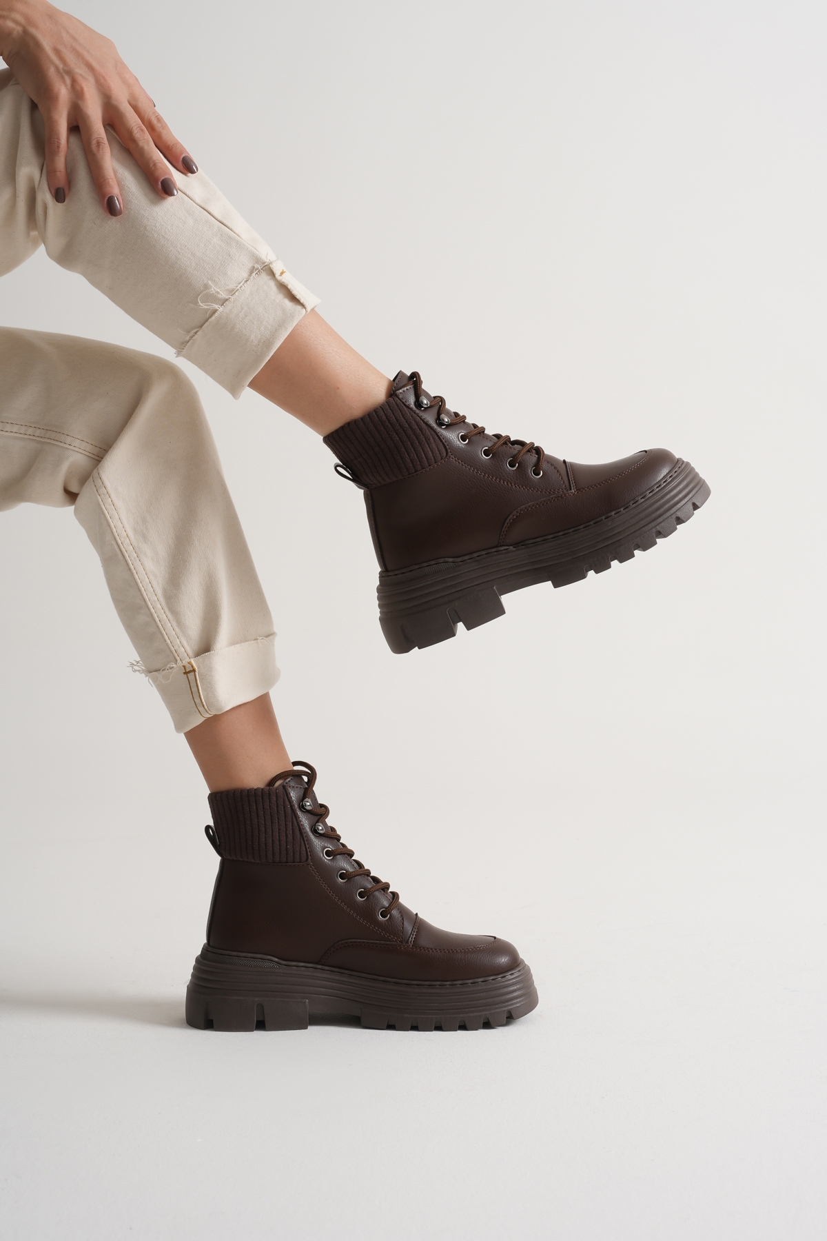 Kadın Kahve Kalın EVA Taban Boğazı Lastikli Bağcıklı Bot - Görsel 2