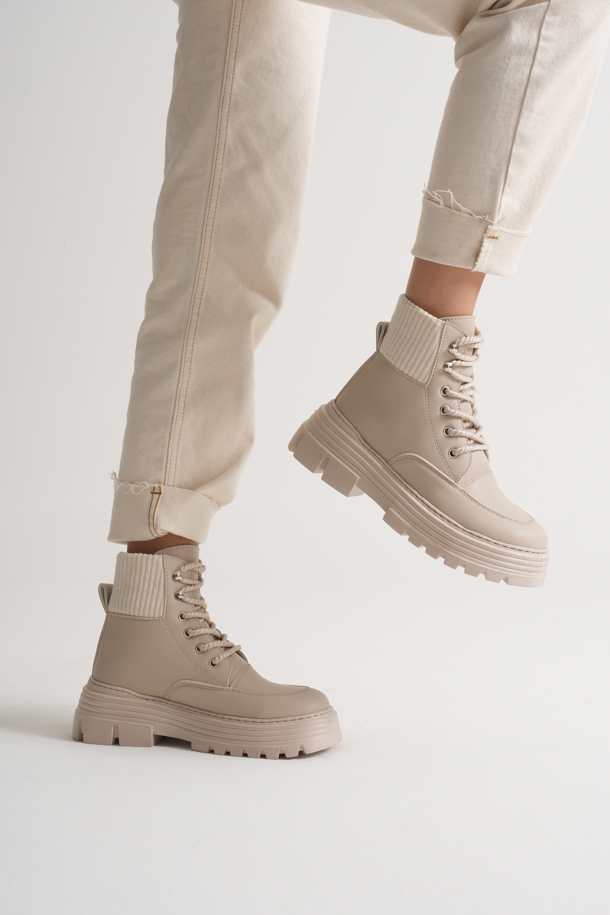 Kadın Bej Kalın EVA Taban Boğazı Lastikli Bağcıklı Bot - Görsel 2