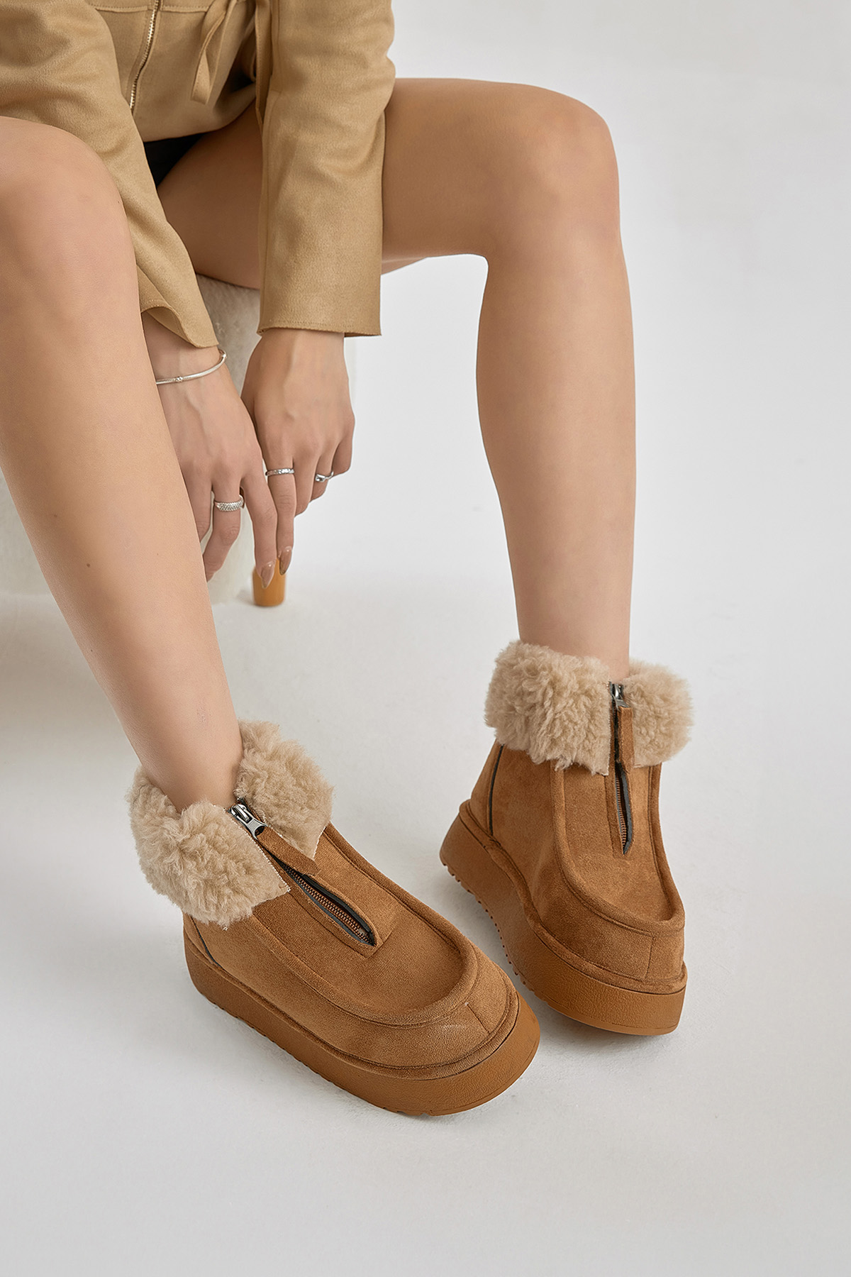 Kadın Taba Kalın Taban Kürklü Önü Fermuarlı Süet Bot - Görsel 2
