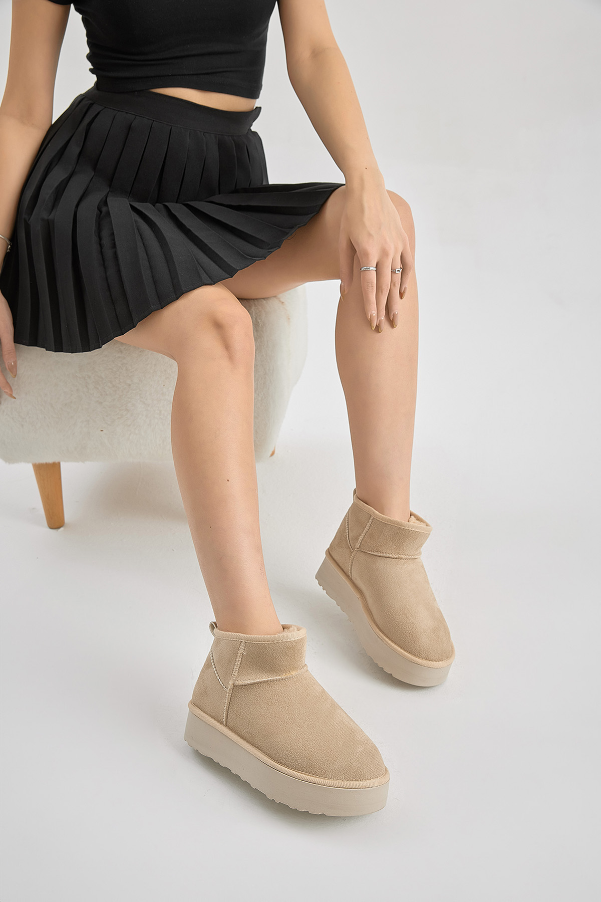 Kadın Bej Kalın Poli Taban İçi Kürklü Süet Görünümlü Bot - Görsel 3