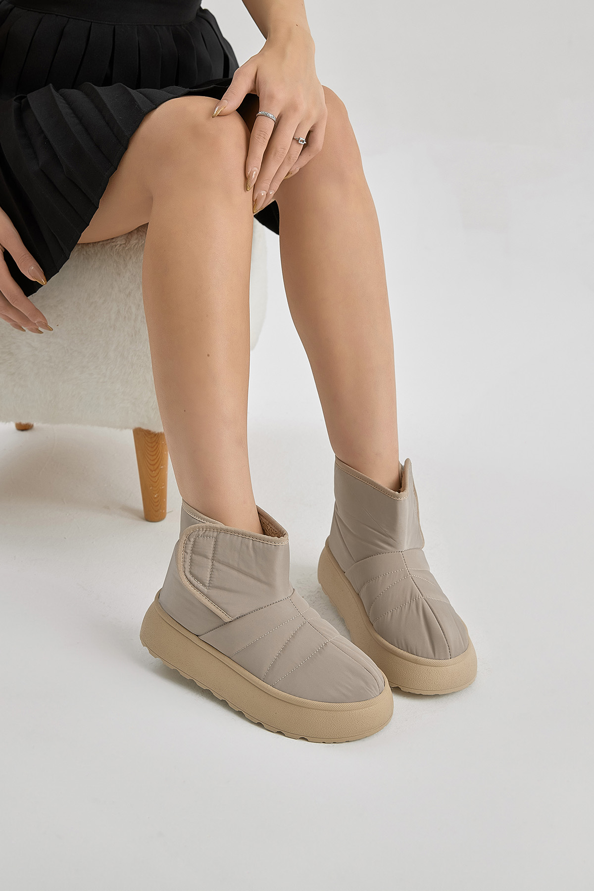 Kadın Bej Kalın Poli Taban İçi Kürklü Cırtlı Bot - Görsel 2