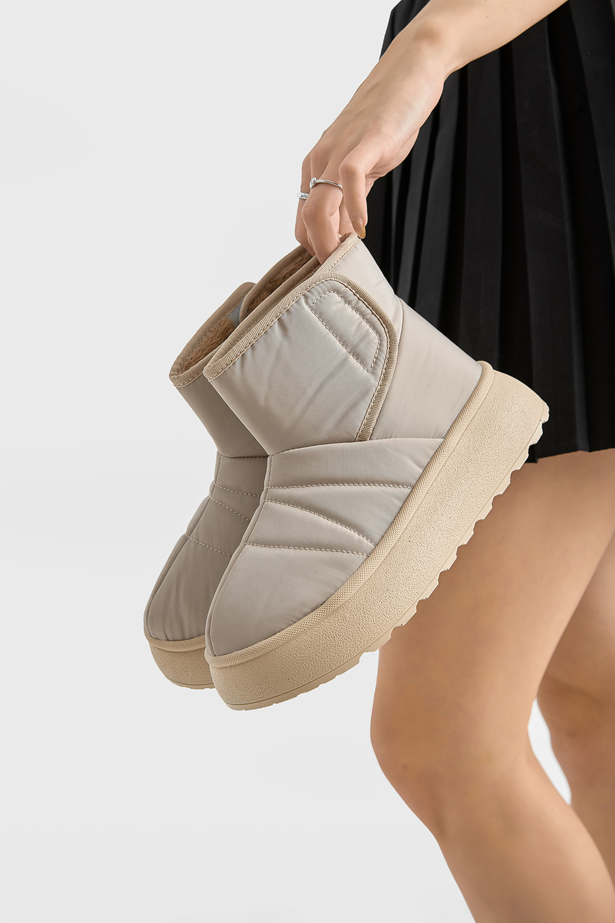 Kadın Bej Kalın Poli Taban İçi Kürklü Cırtlı Bot - Görsel 4