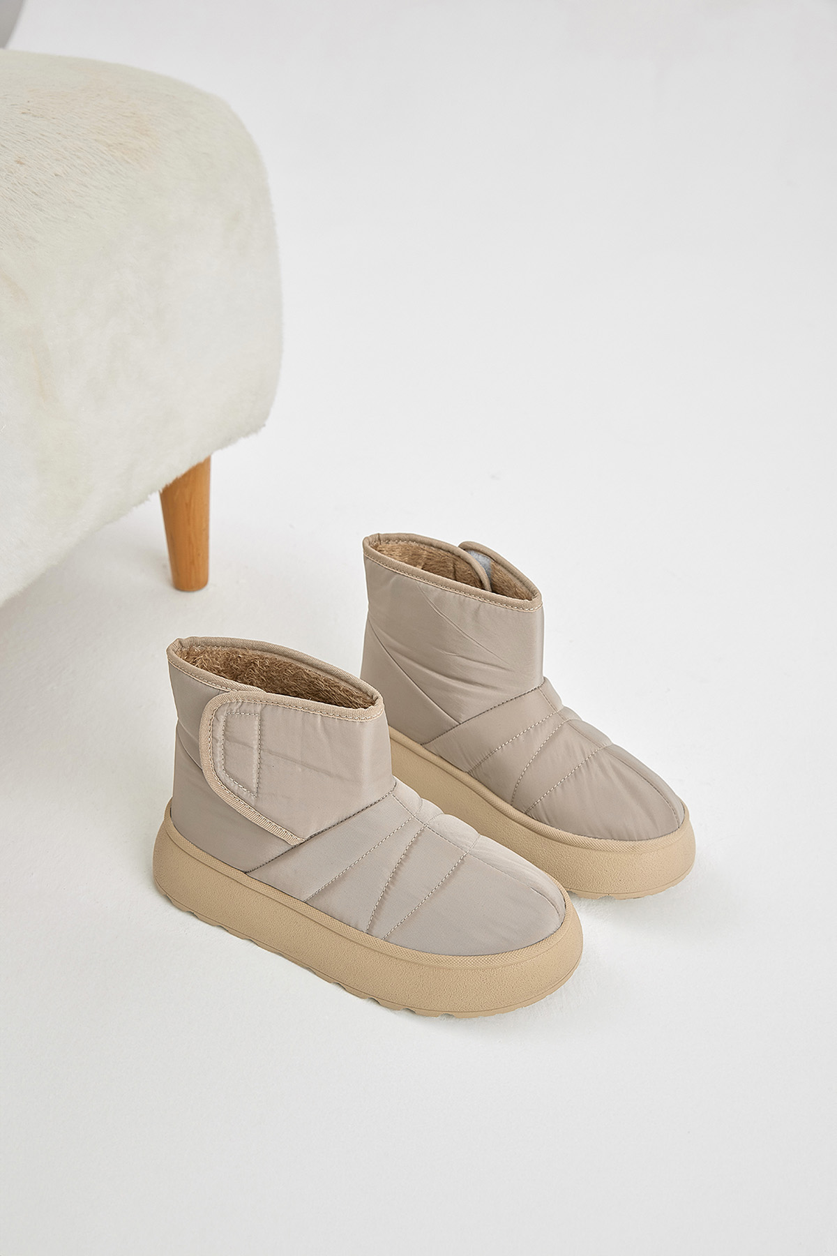 Kadın Bej Kalın Poli Taban İçi Kürklü Cırtlı Bot - Görsel 5