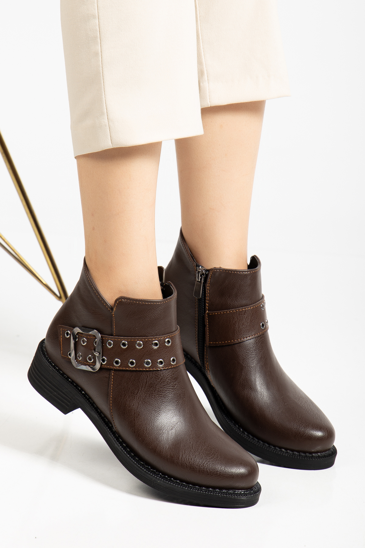 Kadın Kahve Cilt Kalın Termo Taban Kemer Toka Detaylı Fermuarlı Bot - Görsel 2