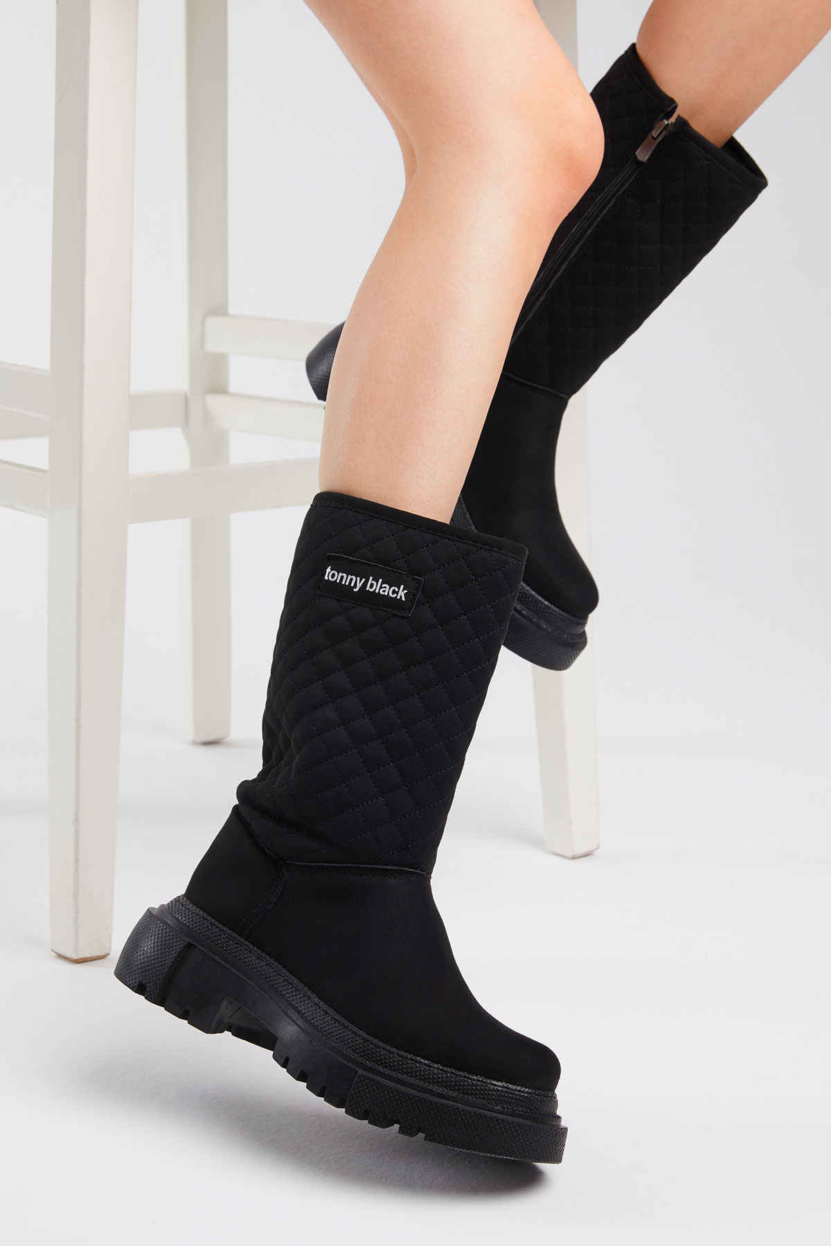 Kadın Siyah Kapitone Desenli Rahat Kalıp Uzun Bot - Görsel 2