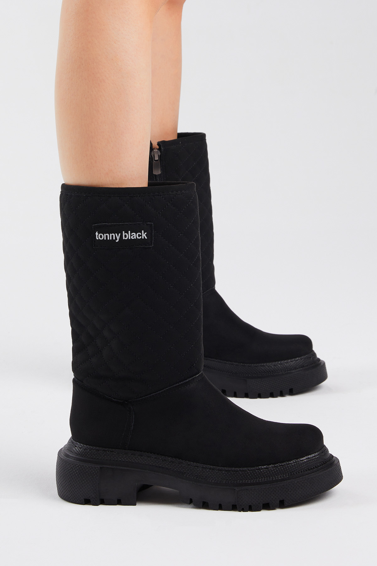 Kadın Siyah Kapitone Desenli Rahat Kalıp Uzun Bot - Görsel 4