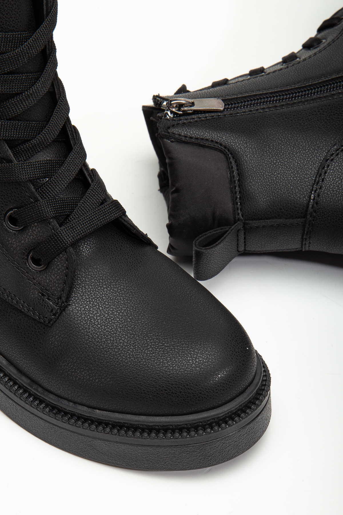 Kadın Siyah Cilt Kalın Termo Taban Bağcıklı ve Fermuarlı Bot - Görsel 4