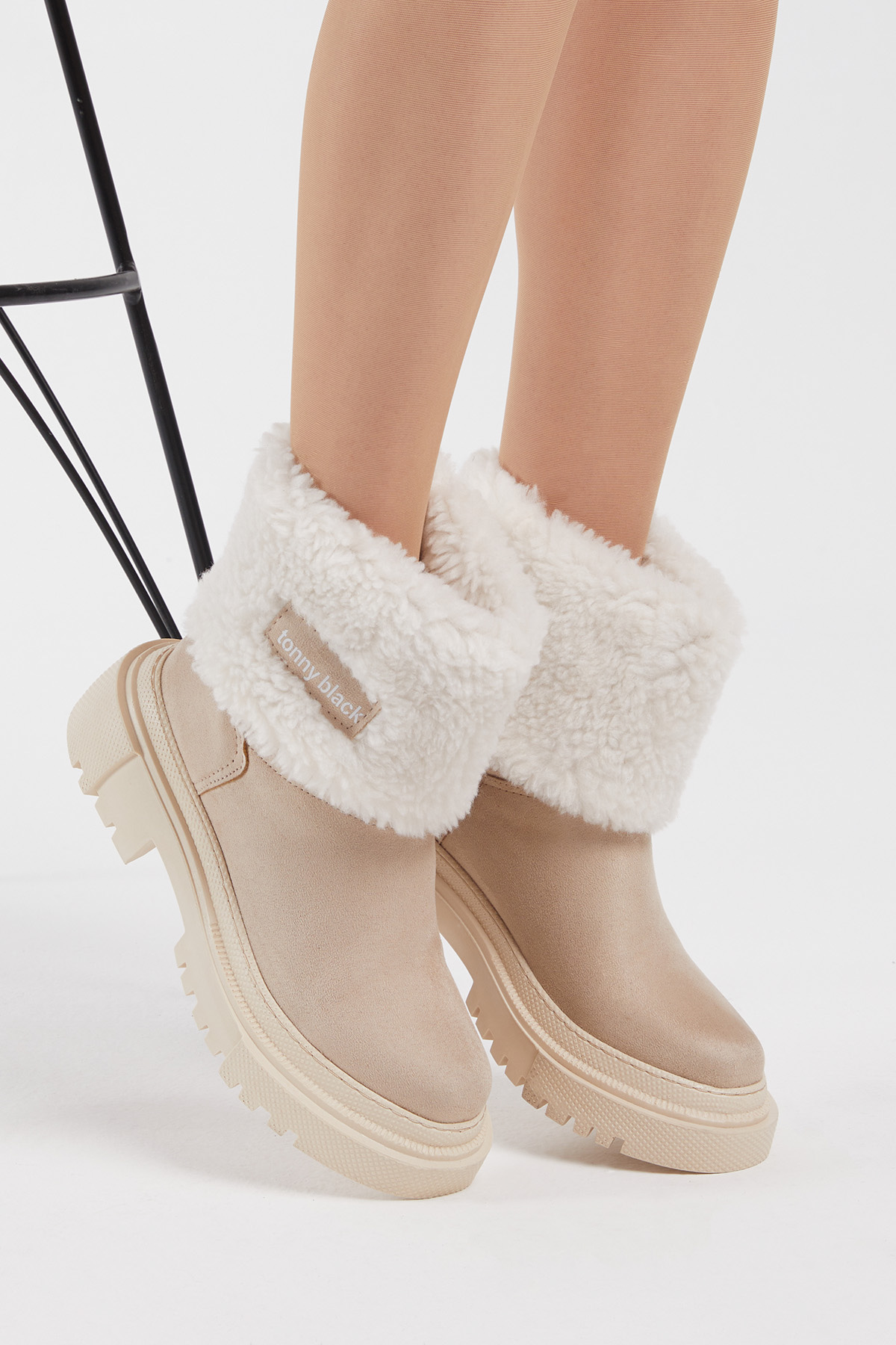 Kadın Bej Süet Rahat Kalıp Kalın Taban Kürklü Bot - Görsel 5