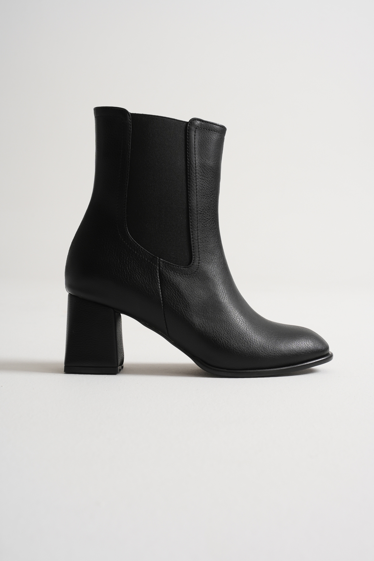 Kadın Siyah Neolit Taban Lastikli Kalın Topuklu Bot - Görsel 3