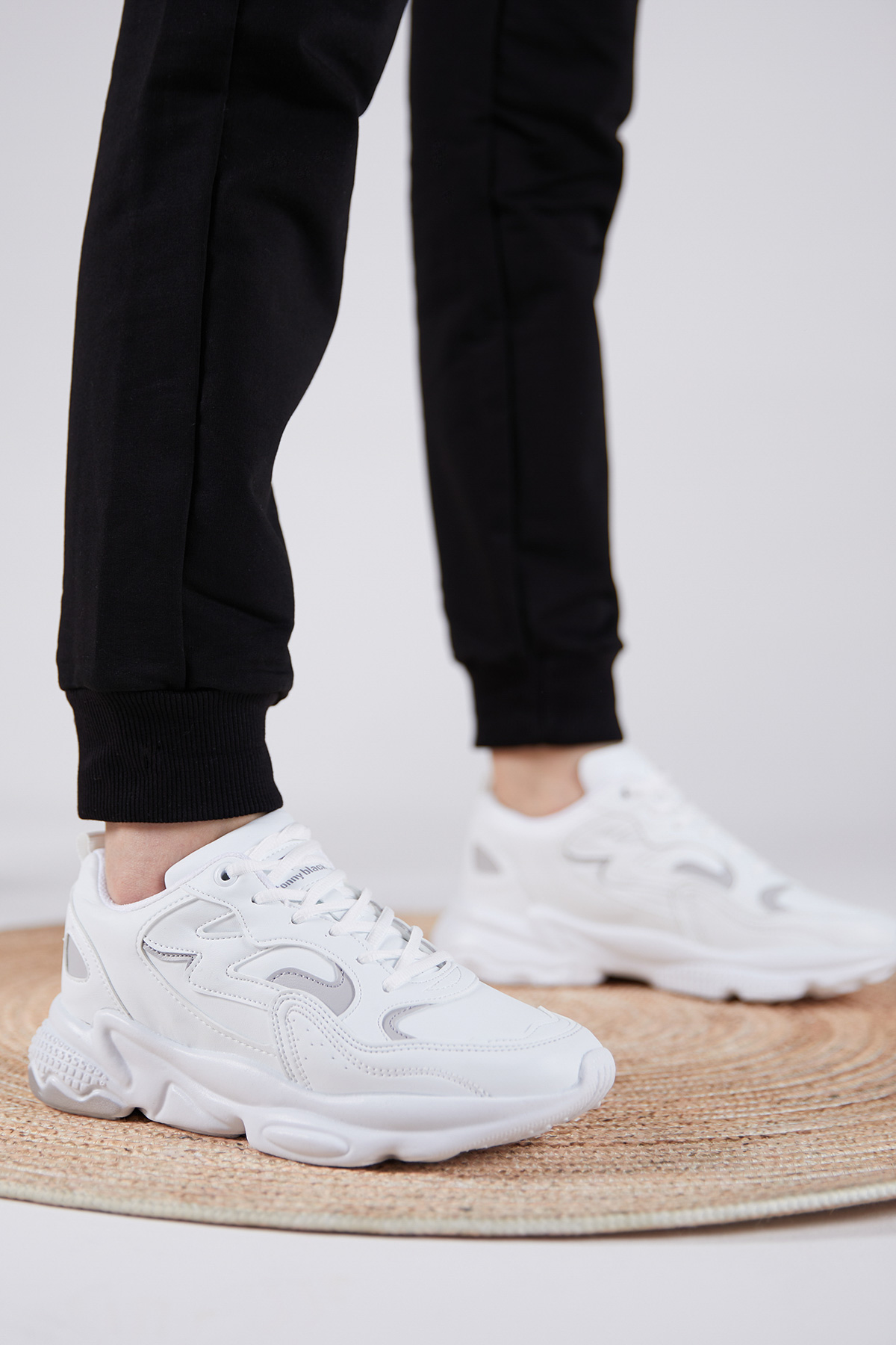 Unisex Beyaz Beyaz Rahat Kalıp Yüksek Taban Bağcıklı Spor Ayakkabı - Görsel 3