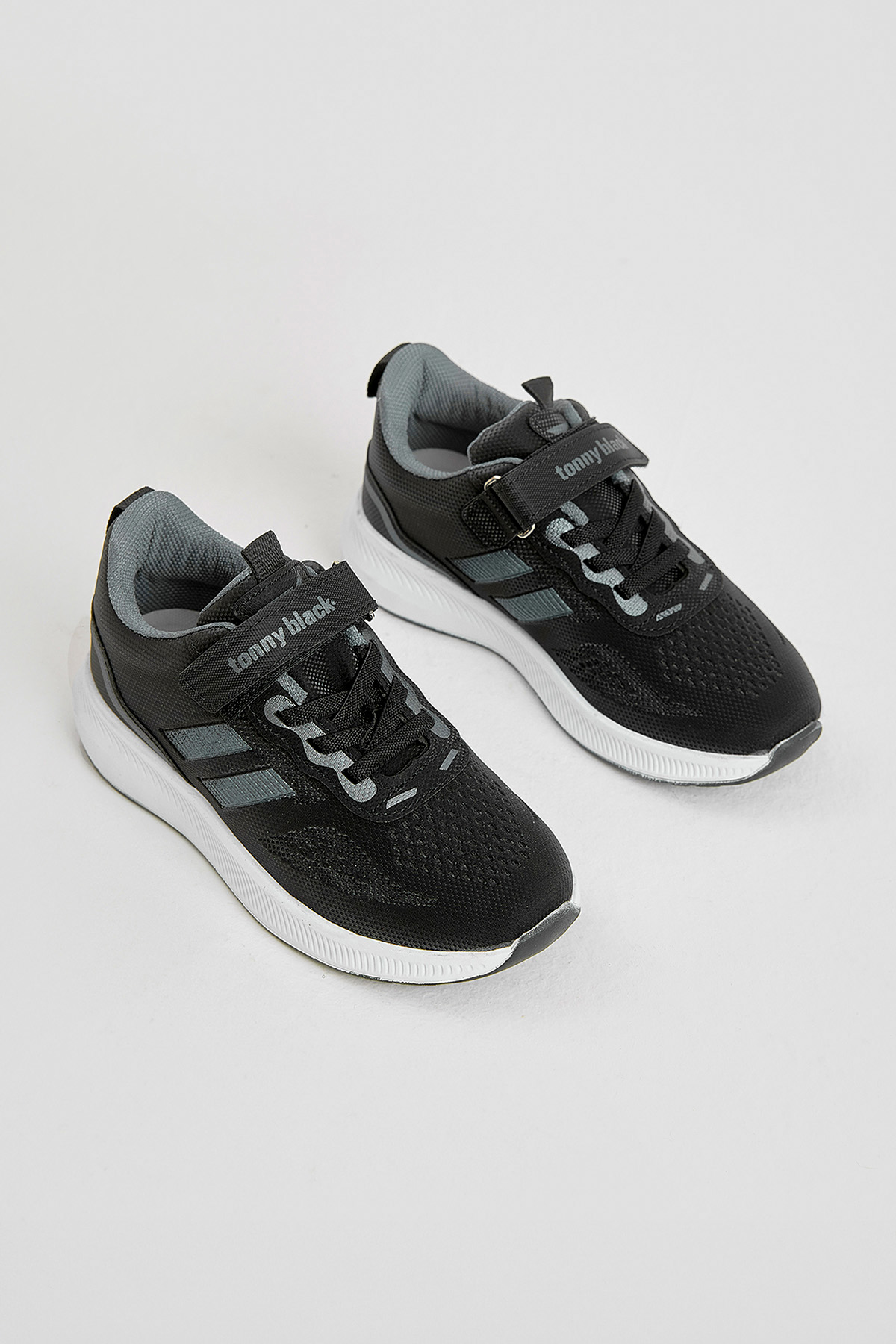 Çocuk Unisex Siyah Füme Eva Taban Yanı Şeritli File Detaylı Cırtlı Spor Ayakkabı - Görsel 3