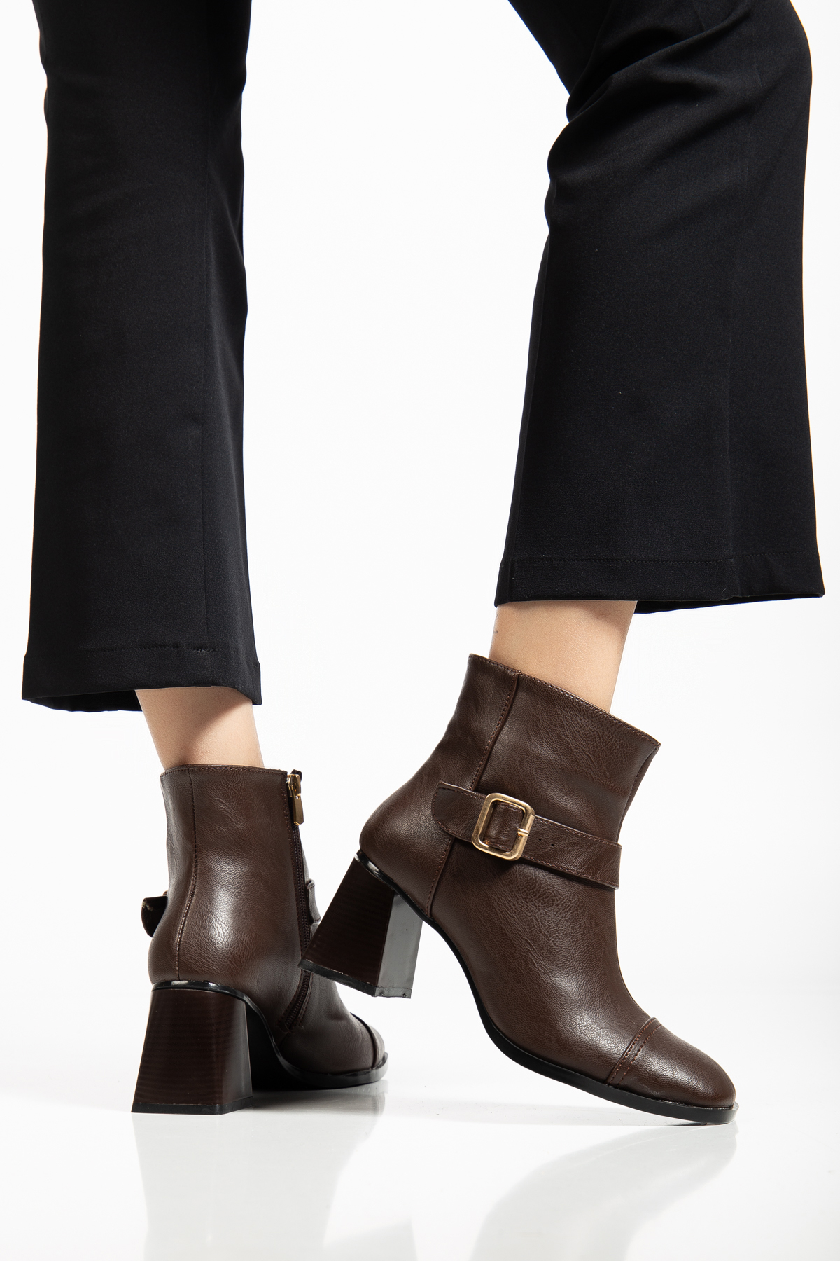 Kadın Kahve Cilt TPU Taban Kemer Toka Detaylı Fermuarlı Topuklu Bot - Görsel 2