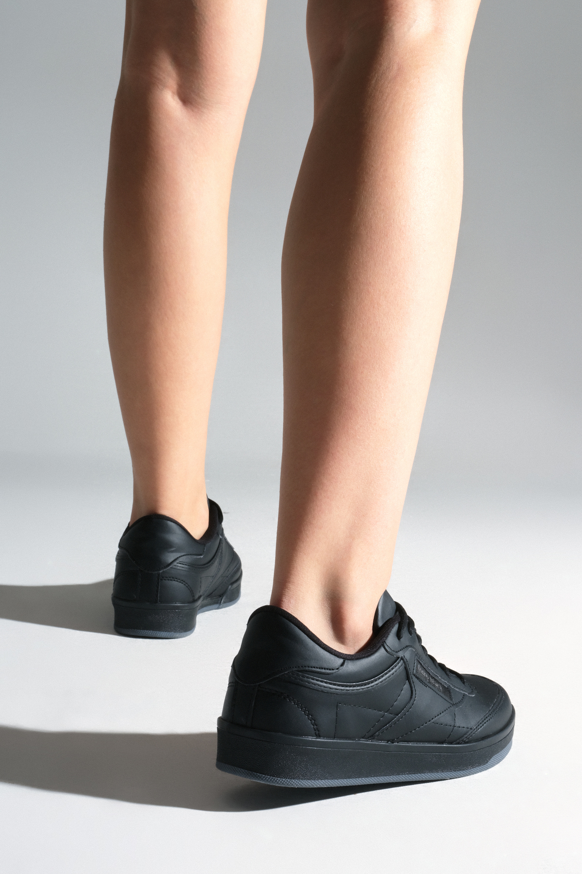 Unisex Siyah Siyah Rahat Kalıp Poli Taban Bağcıklı Spor Ayakkabı - Görsel 6