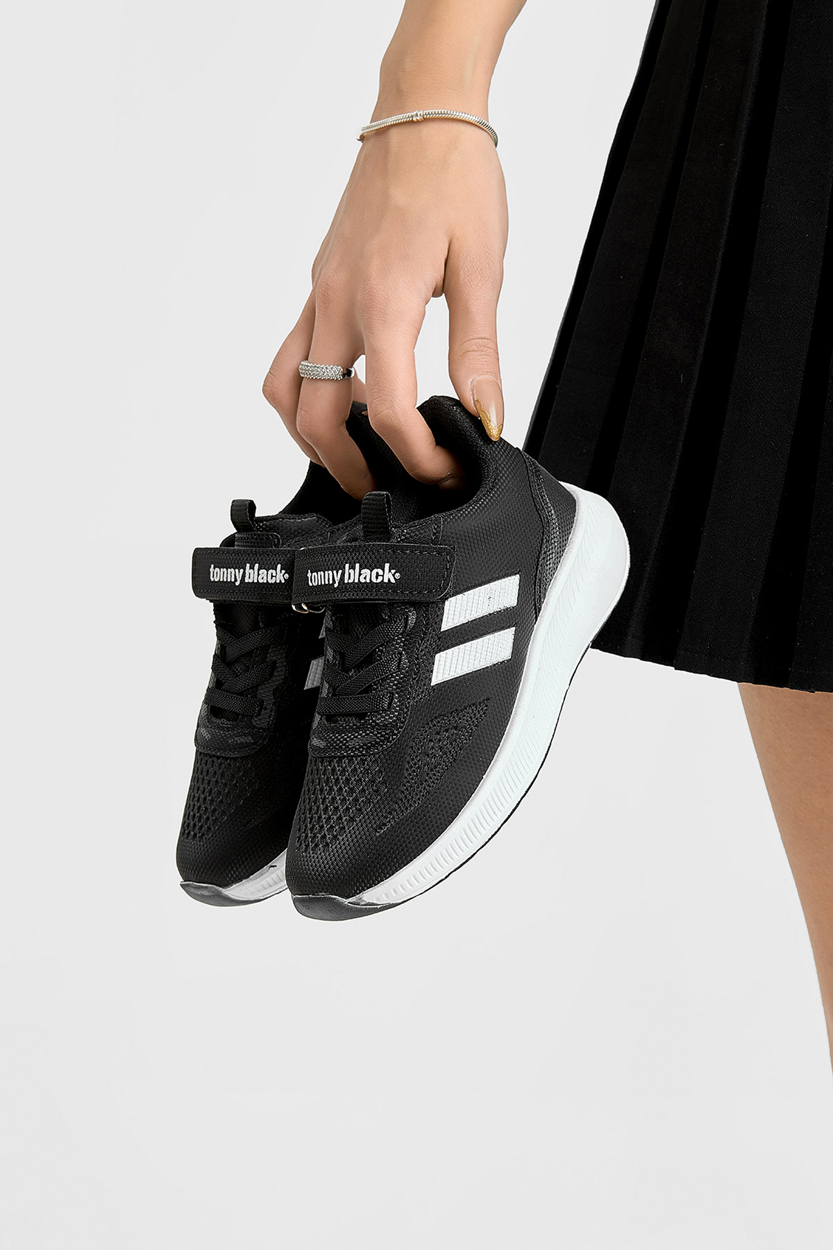 Çocuk Unisex Siyah Beyaz Eva Taban Yanı Şeritli File Detaylı Cırtlı Spor Ayakkabı - Görsel 3