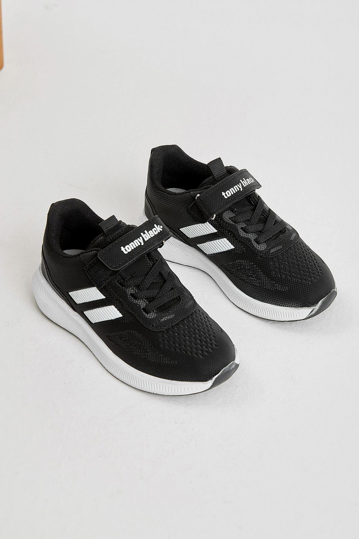 Çocuk Unisex Siyah Beyaz Eva Taban Yanı Şeritli File Detaylı Cırtlı Spor Ayakkabı - Görsel 5