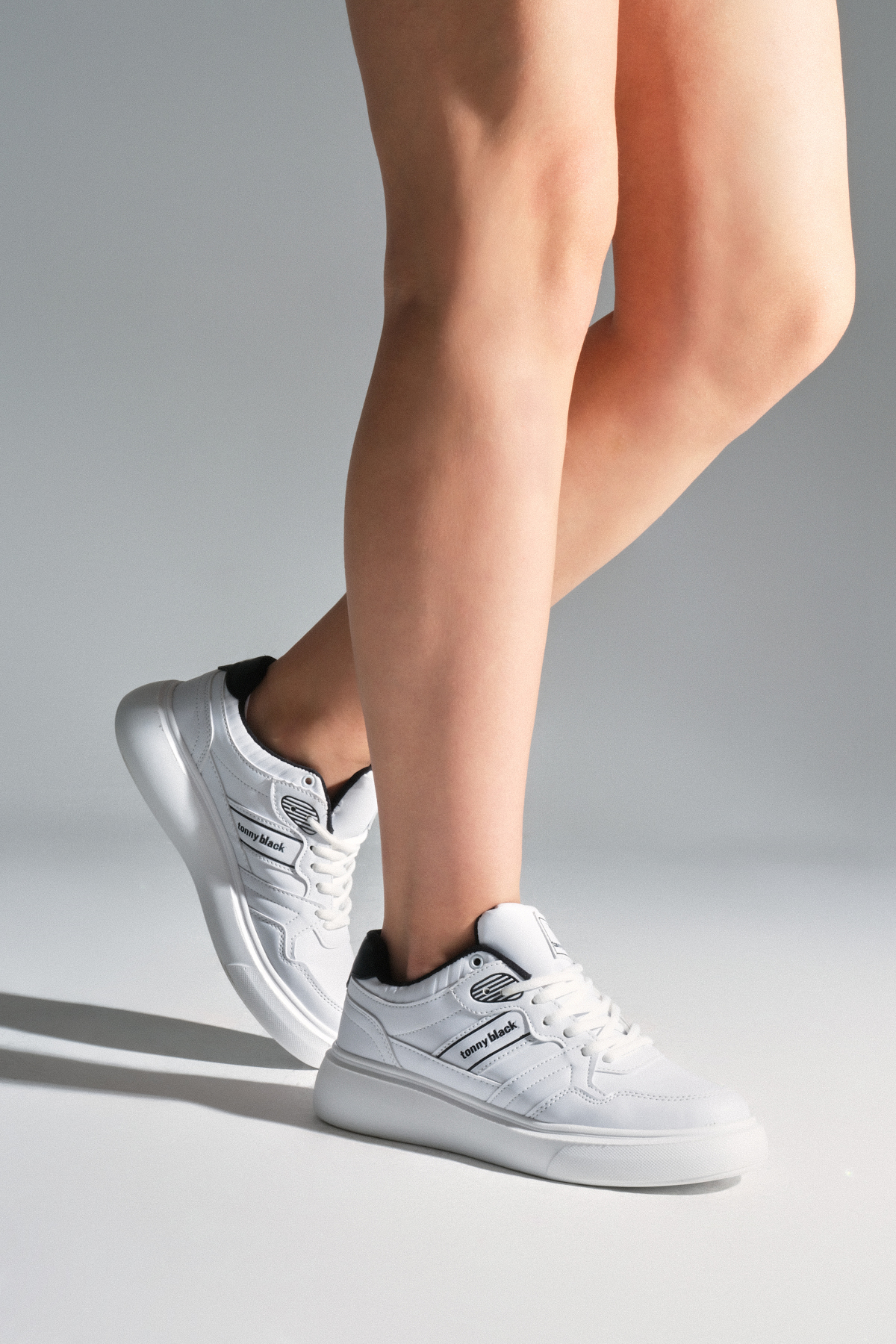 Kadın Beyaz Beyaz Yüksek Poli Taban Yanı Şeritli Bağcıklı Spor Ayakkabı - Görsel 5