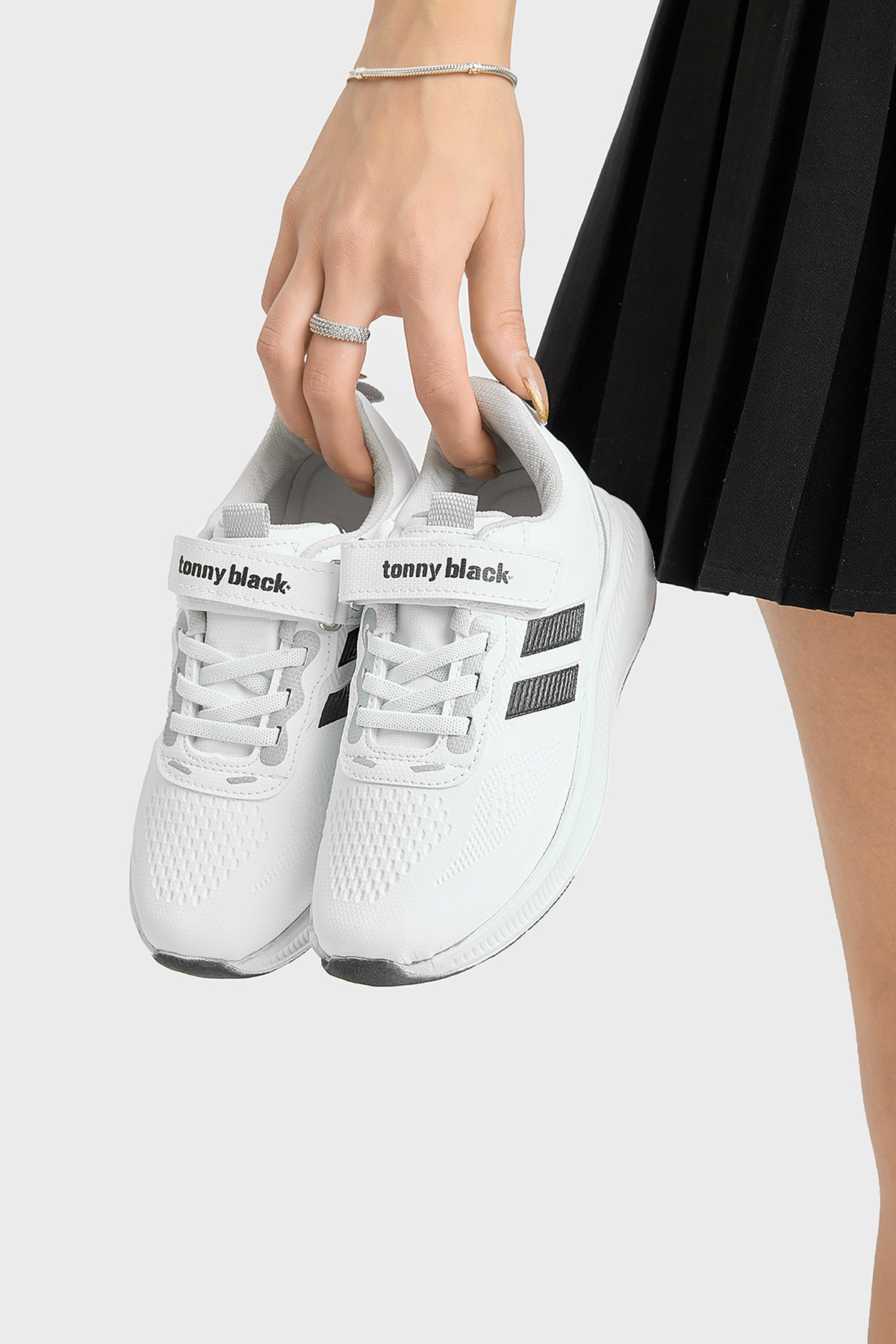 Çocuk Unisex Beyaz Siyah Eva Taban Yanı Şeritli File Detaylı Cırtlı Spor Ayakkabı - Görsel 4