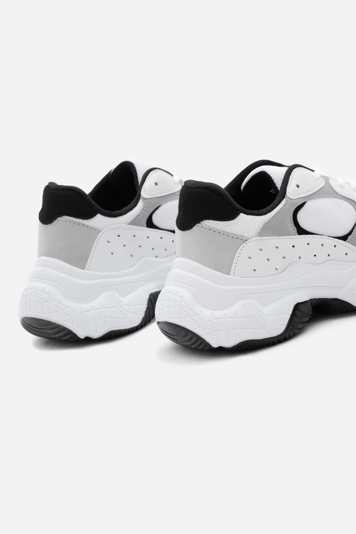 Kadın Gri Beyaz Rahat Kalıp Yüksek Taban Bağcıklı Spor Ayakkabı - Görsel 6