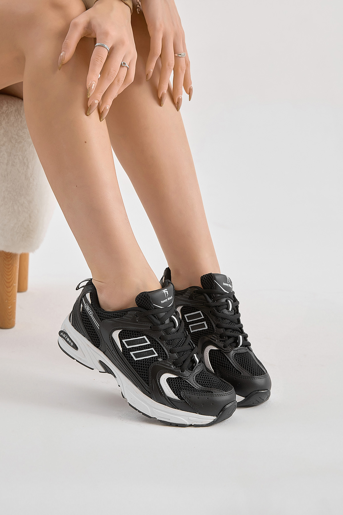 Kadın Siyah Beyaz Yüksek Faylon Taban Fileli Desenli Spor Ayakkabı - Görsel 2
