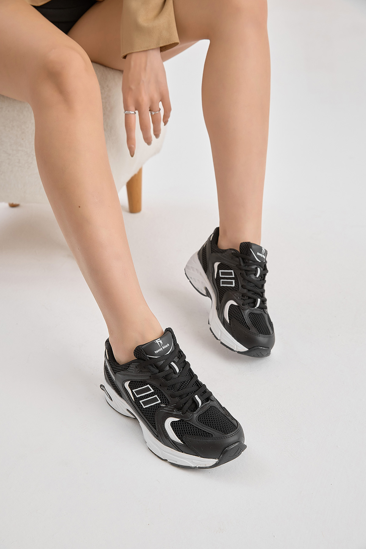 Kadın Siyah Beyaz Yüksek Faylon Taban Fileli Desenli Spor Ayakkabı - Görsel 5