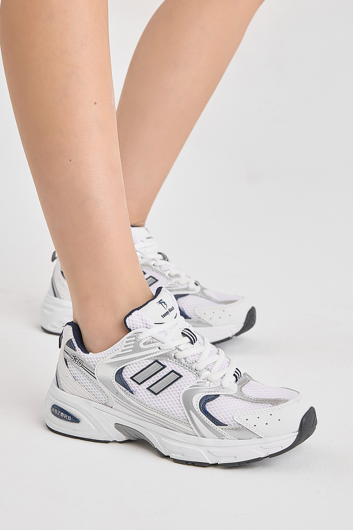 Kadın Beyaz Lacivert Yüksek Faylon Taban Fileli Desenli Spor Ayakkabı - Görsel 2