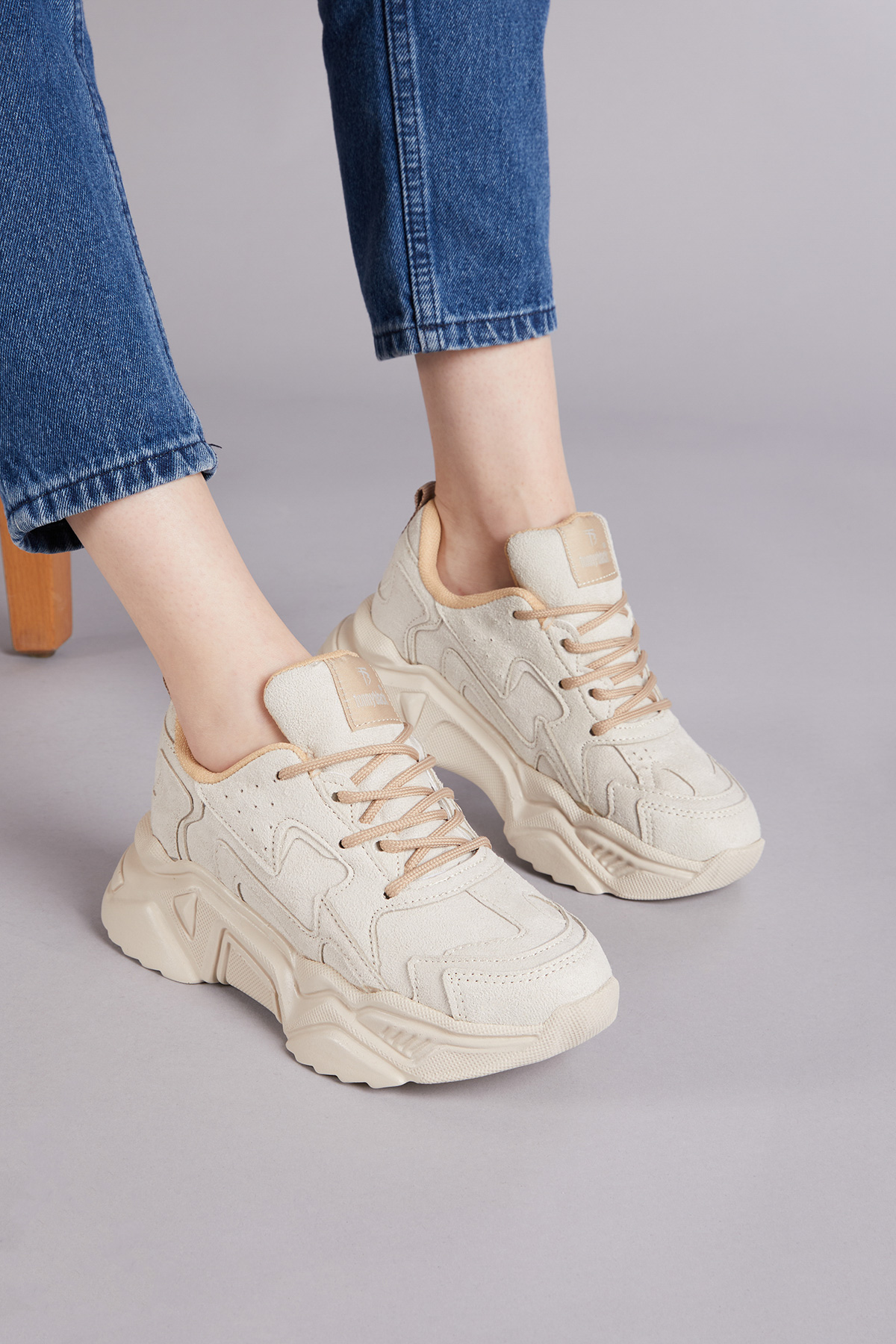 Kadın Krem Rahat Kalıp Yüksek Taban Bağcıklı Spor Ayakkabı - Görsel 4