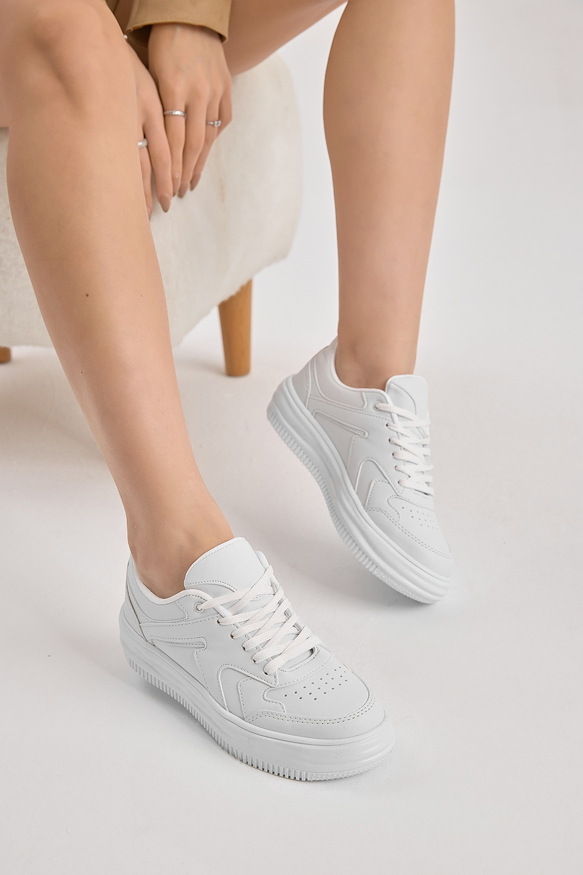Kadın Beyaz Termo Taban Bağcıklı Spor Ayakkabı - Görsel 6