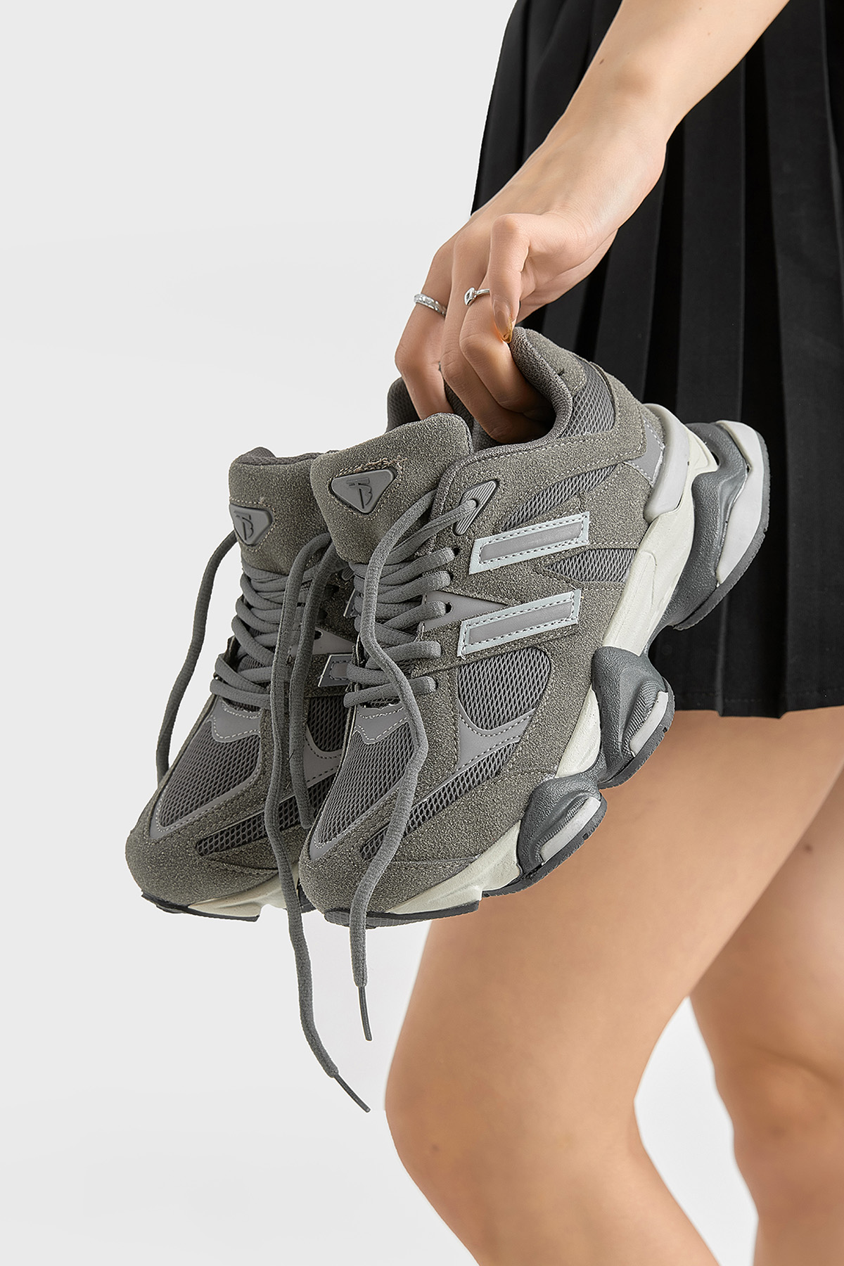 Unisex Füme Gri Poli Taban Anorak Desenli Yüksek Taban Bağcıklı Spor Ayakkabı - Görsel 3