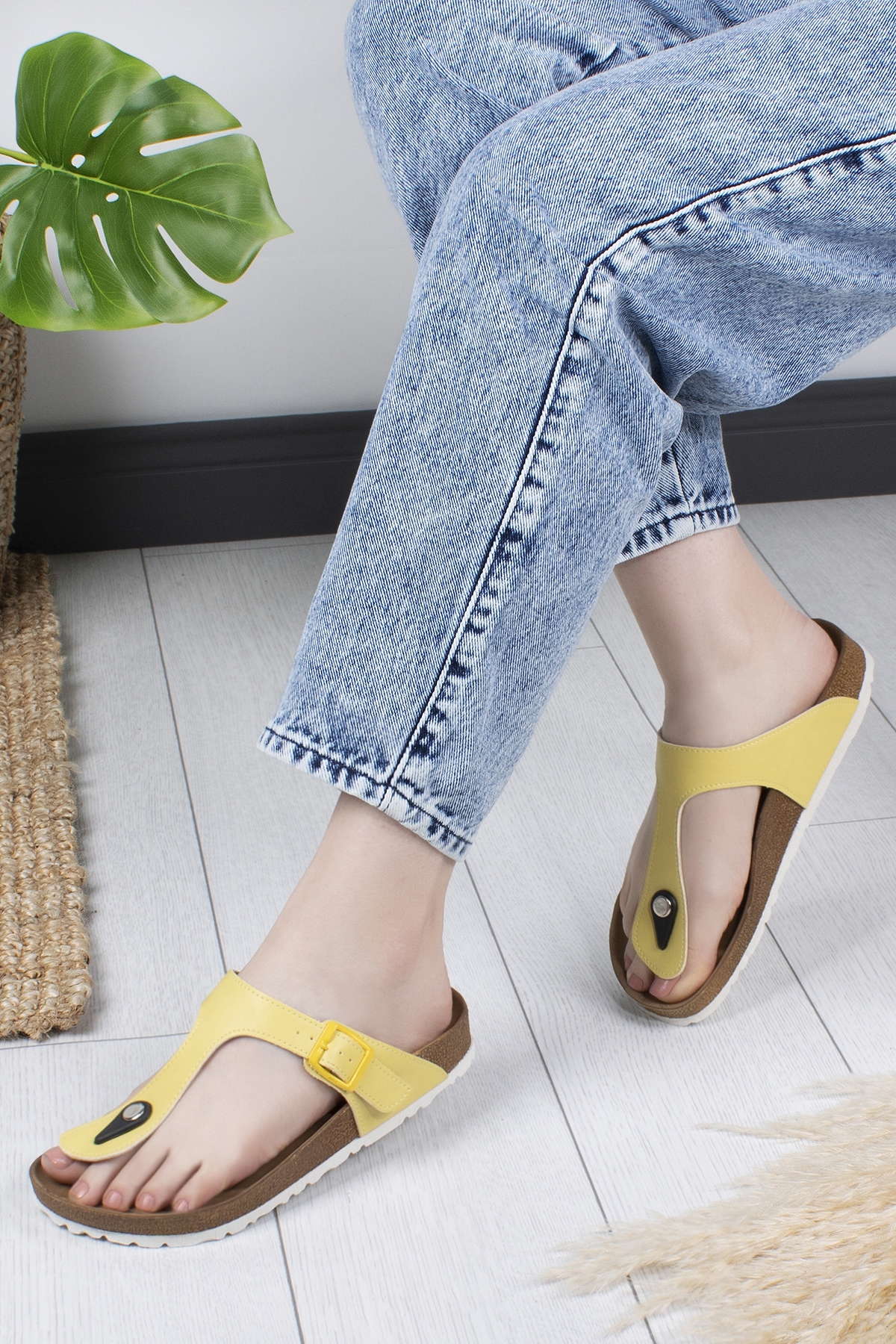 Angel Anatomik Ortopedik Parmak Arası Günlük Kadın Terlik - Görsel 2