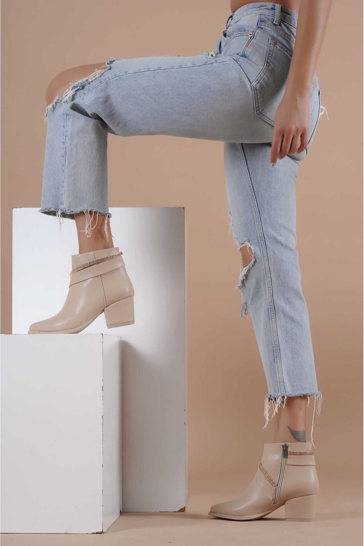 Şerit Taş Detaylı Kadın Bot - Görsel 3