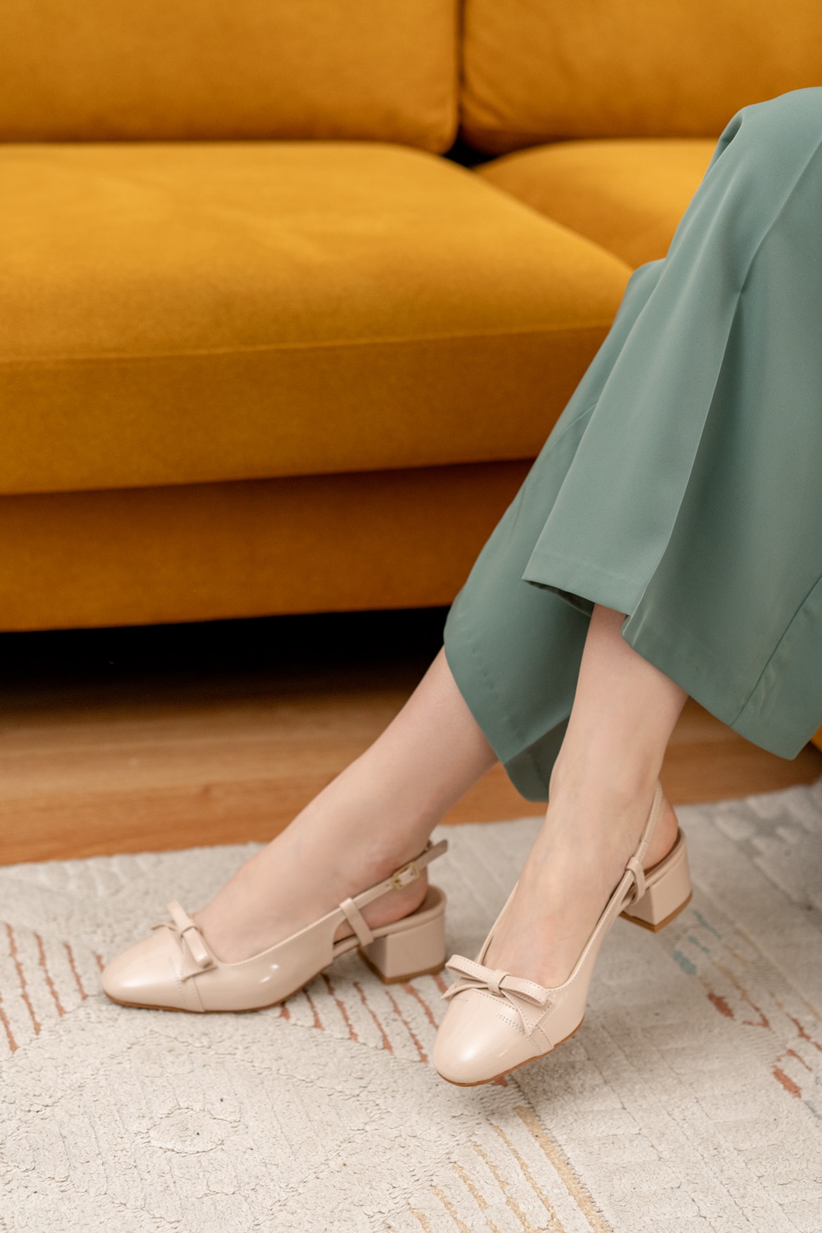 Livay Bej Rugan Fiyonklu (4 cm) Yuvarlak Burunlu Günlük Kullanım Topuklu Ayakkabı - Görsel 5