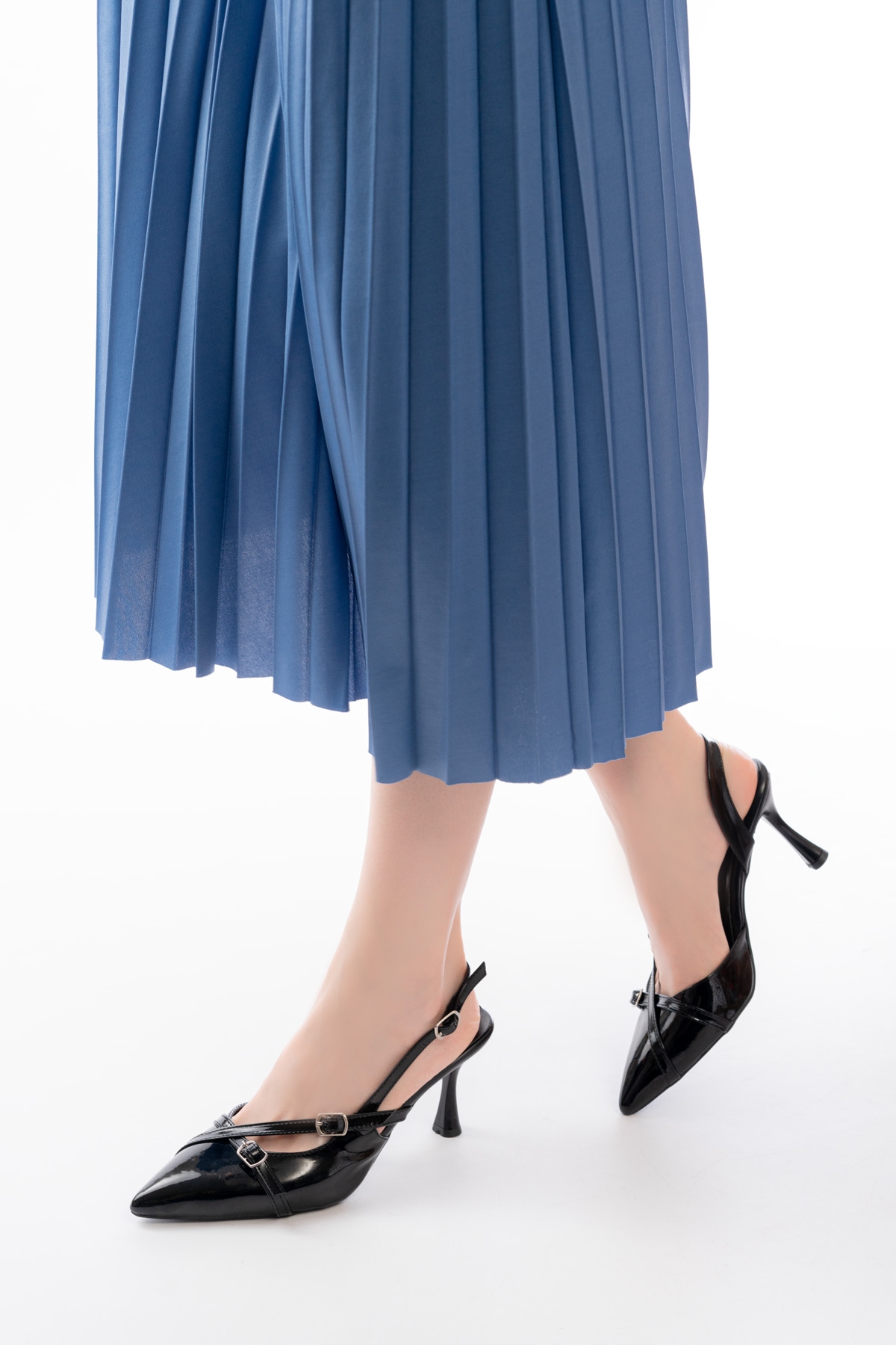 Pony Siyah Rugan ( 8 CM TOPUKLU ) Sivri Burun Kapalı Tokalı Arkası Açık Stiletto Ayakkabı - Görsel 5