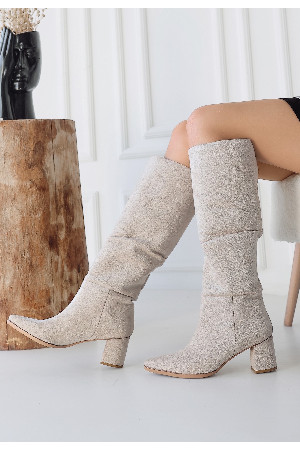 Pabucmarketi Pabucmarketi Bej Süet Kadın Topuklu Çizme Flo'da! Bej - 4. görsel