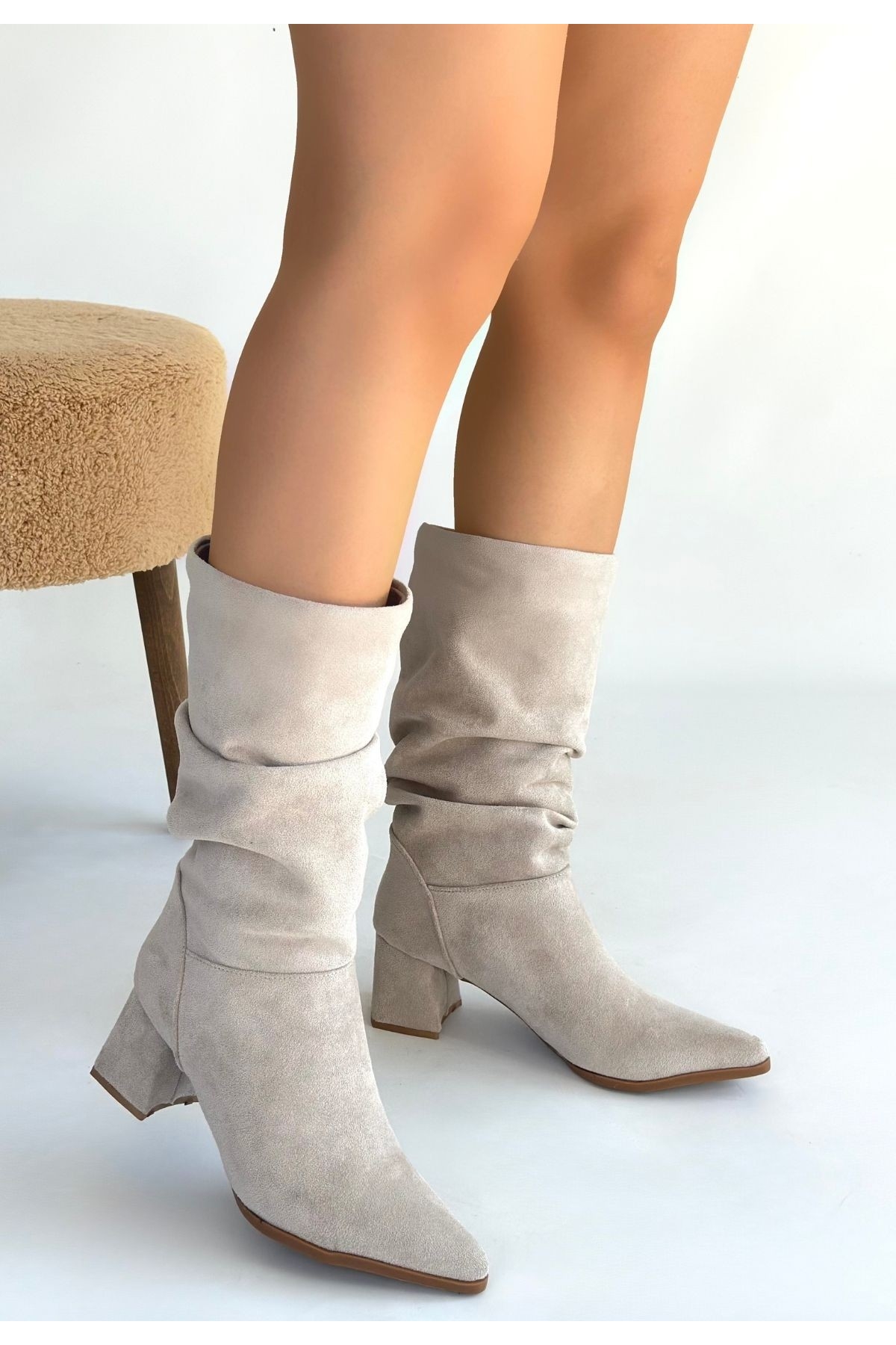 Bej Süet Körüklü Kadın Topuklu Çizme - Görsel 4