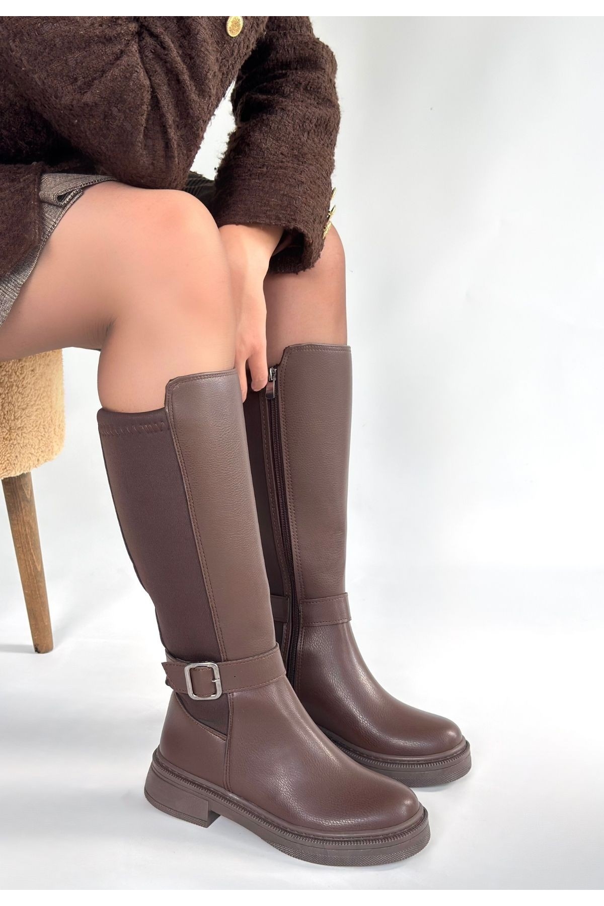 Kahverengi Fermuarlı Kadın Topuklu Çizme - Görsel 2