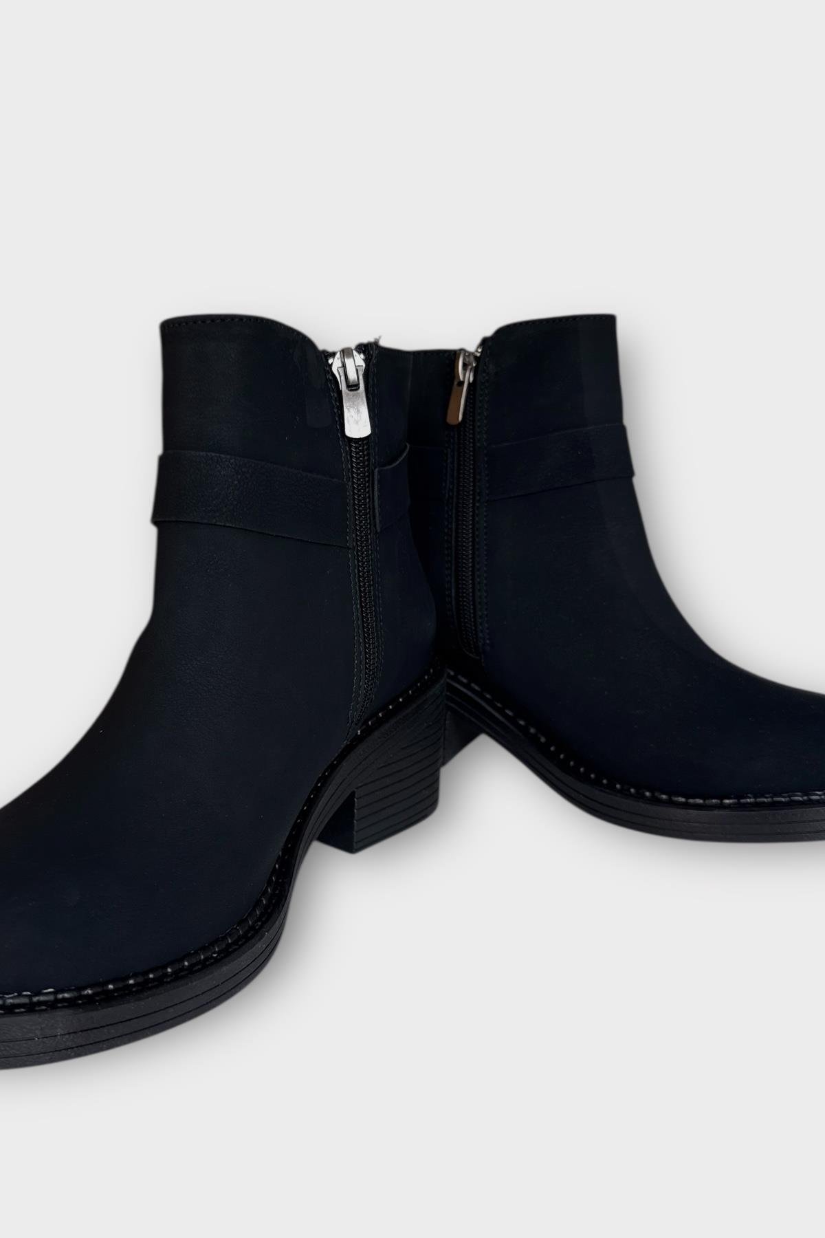 Kadın Toka Detaylı Fermuarlı Kalın Topuk Bot SİYAH - FÜME - Görsel 4