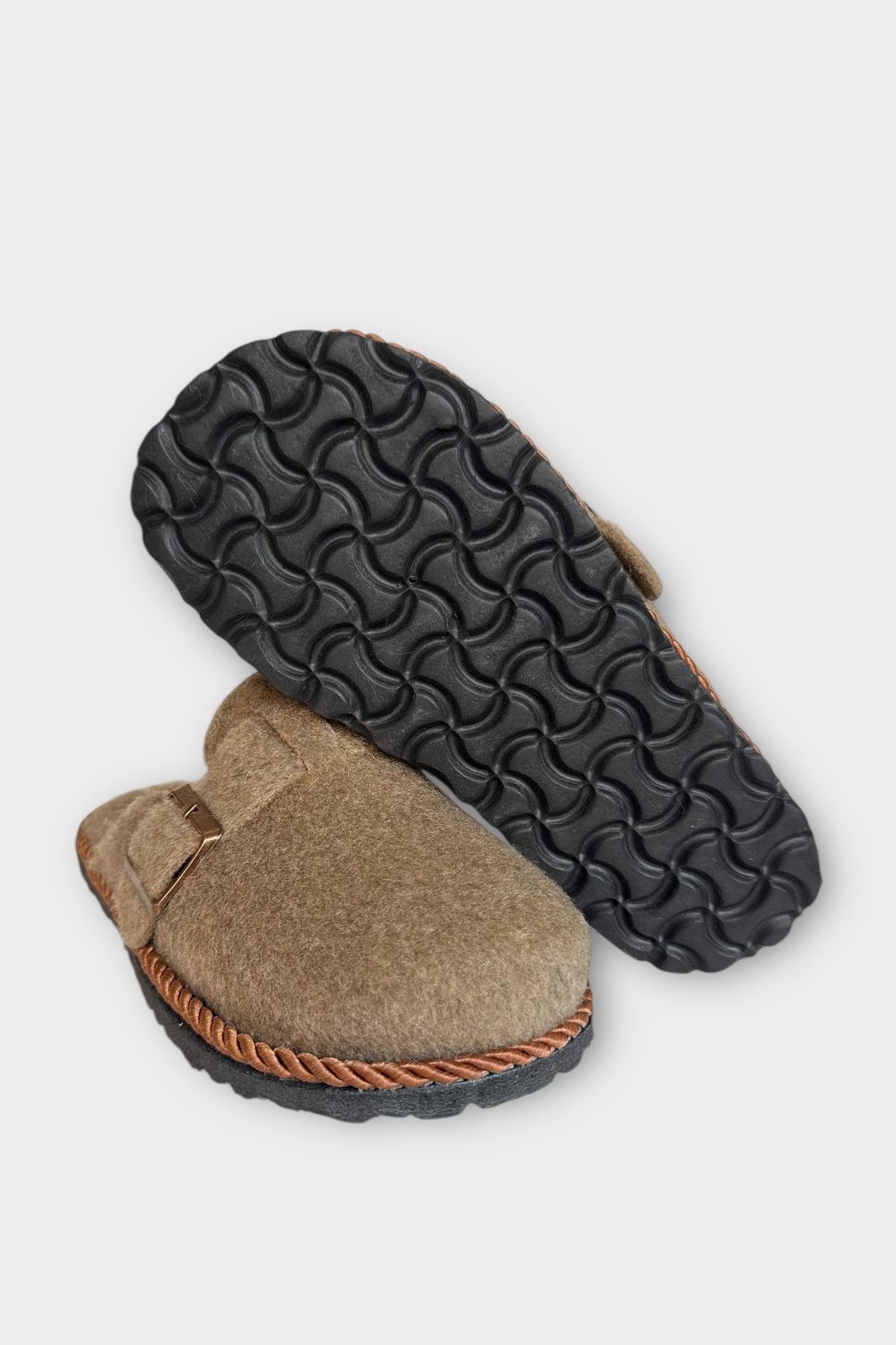 Tokalı Keçe Kumaşlı Ev Terliği HAKİ - Görsel 8