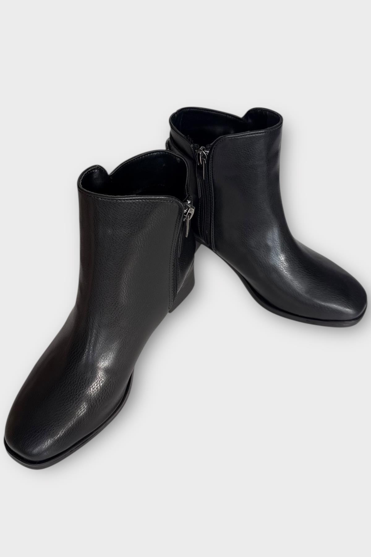 Kadın Taş Zincir Detaylı Topuklu Kadın Bot SİYAH - GÜMÜŞ - Görsel 5