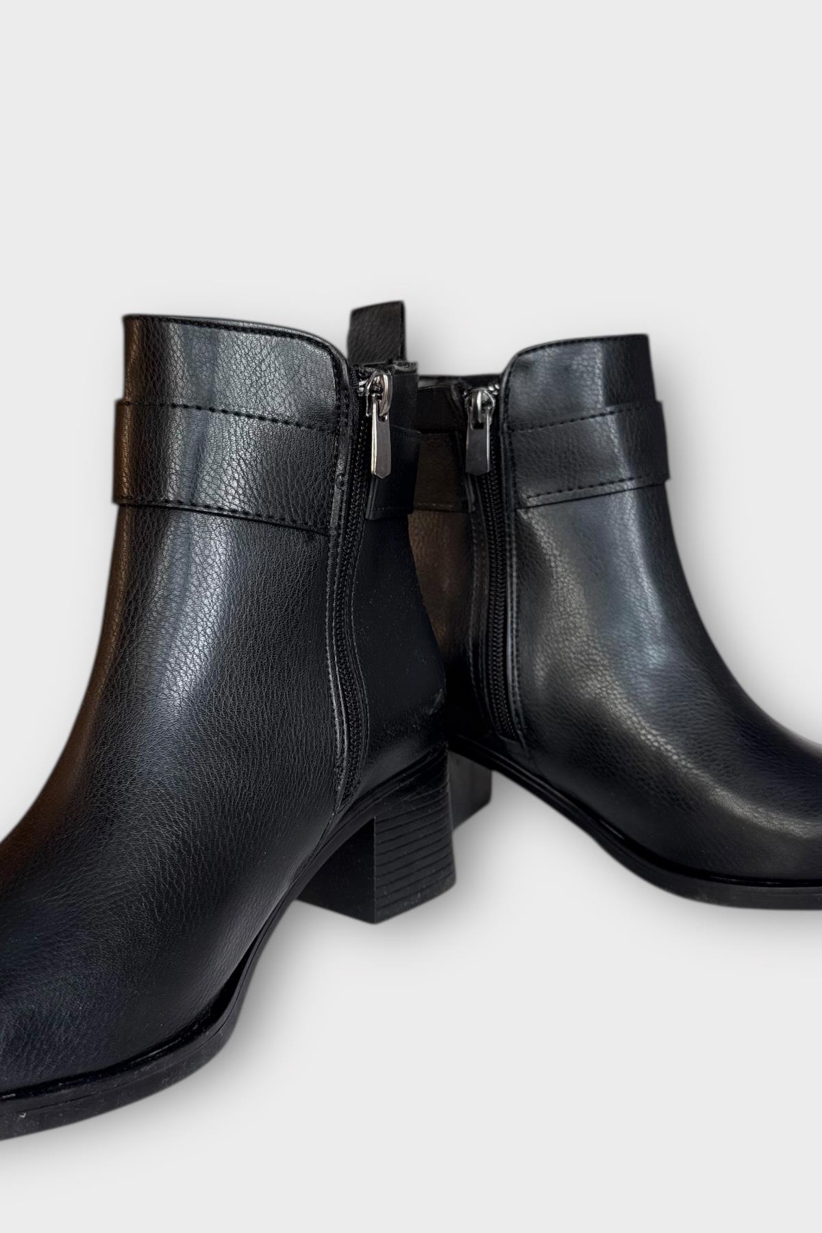 Toka Detaylı Kalın Topuk Sivri Burun Kadın Bot SİYAH - GÜMÜŞ - Görsel 4