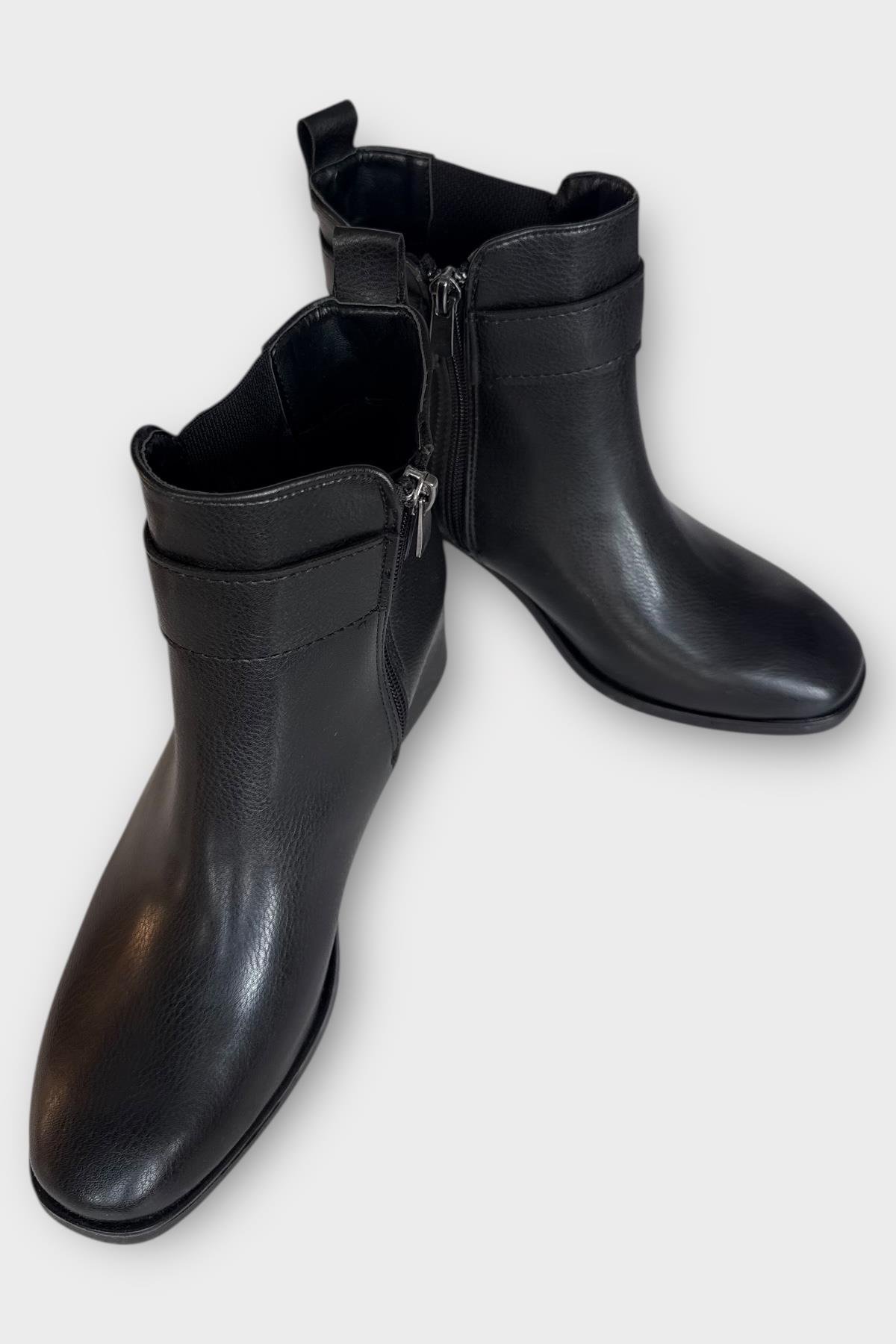 Toka Detaylı Kalın Topuk Sivri Burun Kadın Bot SİYAH - GÜMÜŞ - Görsel 5