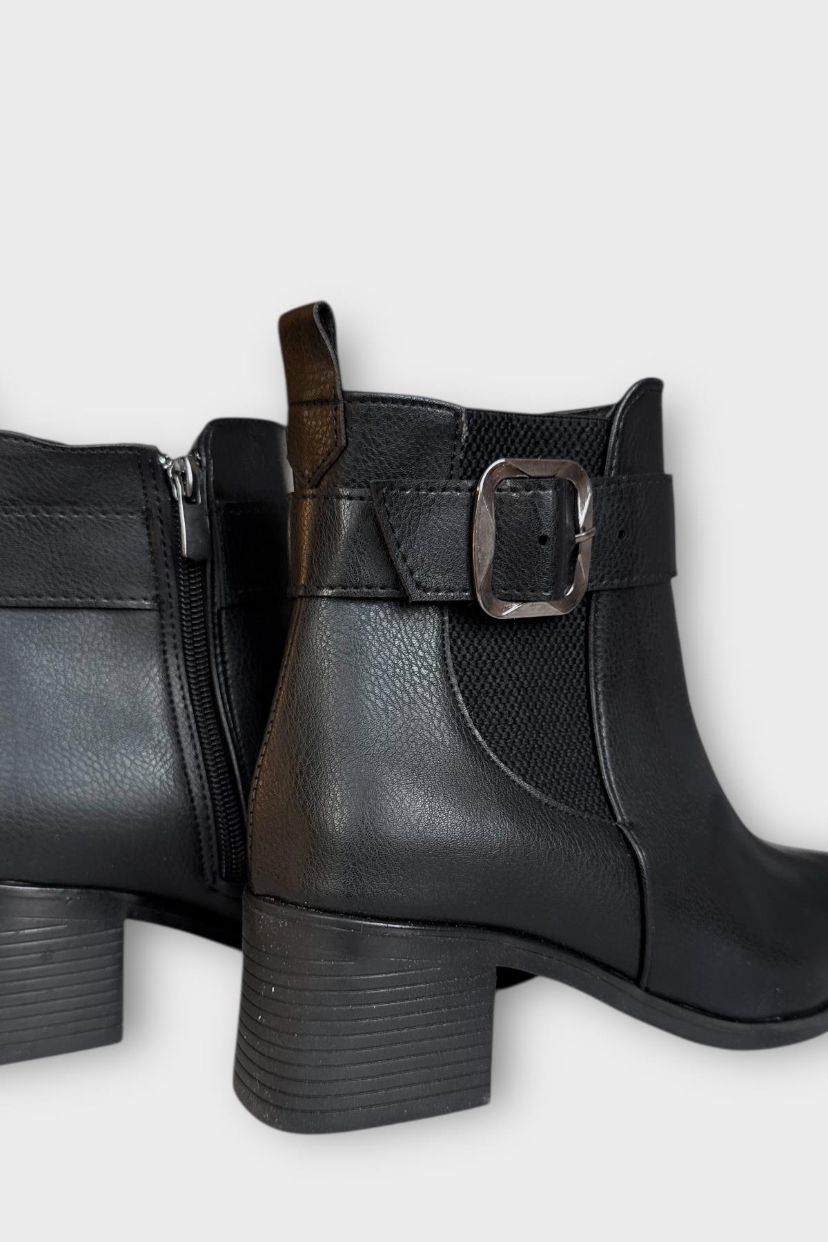 Toka Detaylı Kalın Topuk Sivri Burun Kadın Bot SİYAH - GÜMÜŞ - Görsel 6