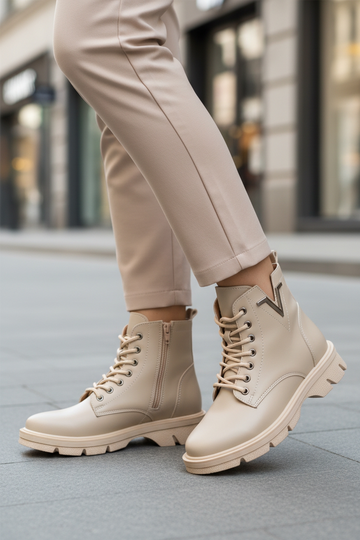 Aspor Bej Bağcıklı Fermuarlı Polarlı Kadın Worker Bot - Görsel 4