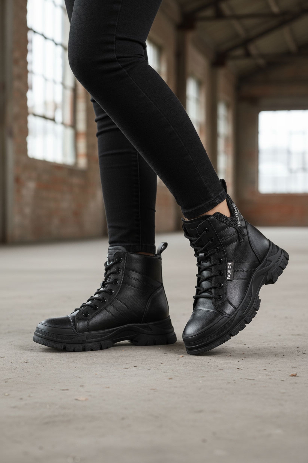 Siyah İçi Polarlı Kadın Sneaker Bot - Görsel 4