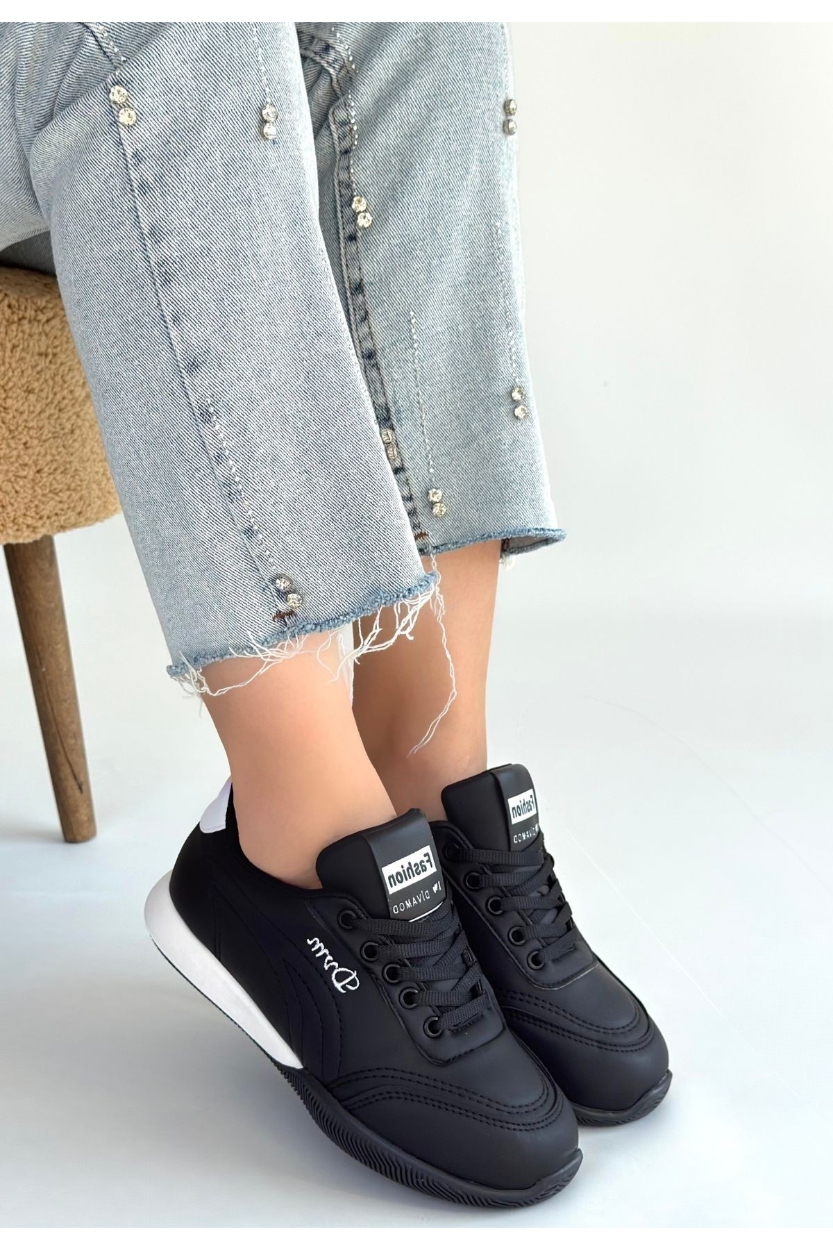 Siyah Bağcıklı Kadın Spor Ayakkabı - Görsel 3