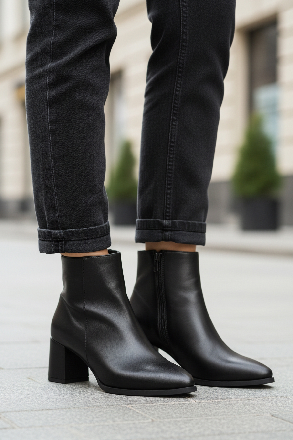 Aspor Siyah Fermuarlı Kadın Topuklu Bot - Görsel 4