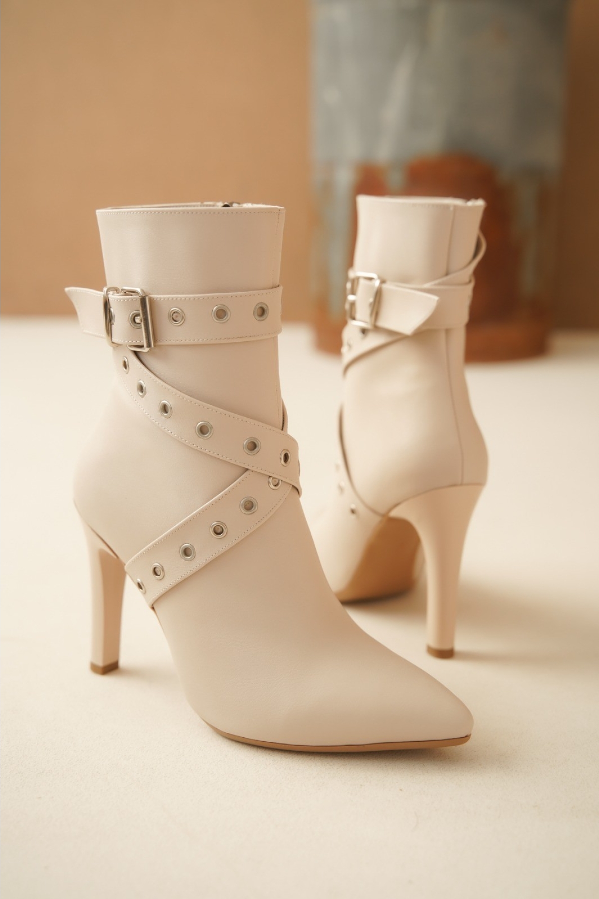 Bej Kadın Topuklu Bot - Görsel 3