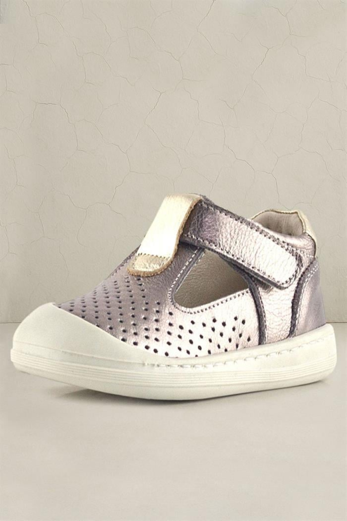 Shaun Hakiki Deri Altın Cırtlı Anatomik Kız Bebek Sandalet - Görsel 3